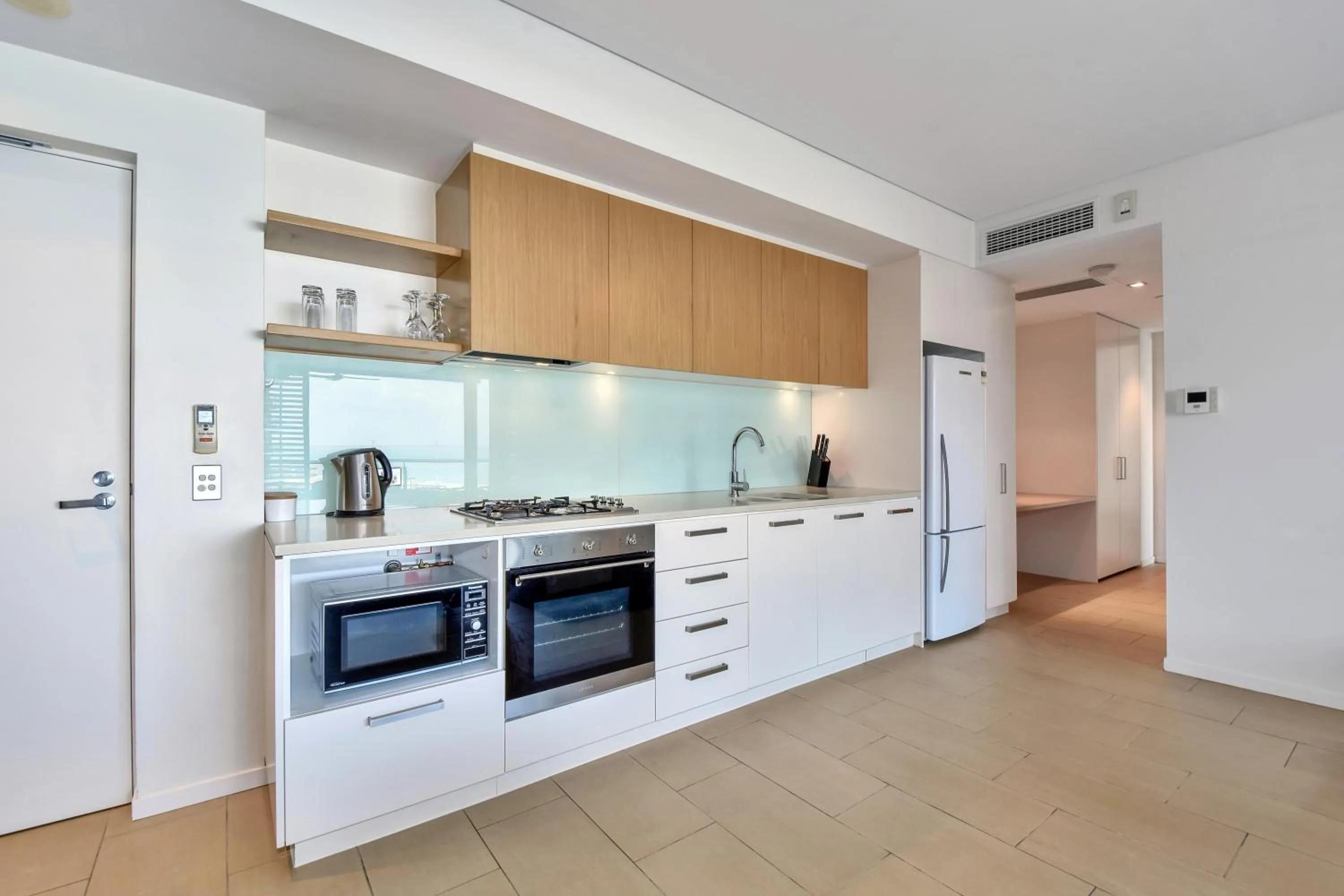 Kitchen or kitchenette in Darwin Waterfront Short Stay Apartments
