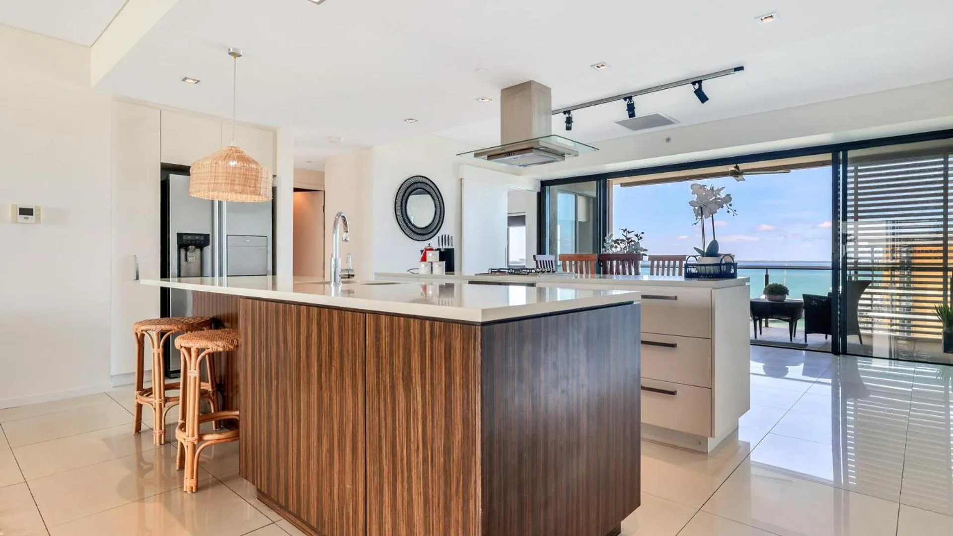 Kitchen or kitchenette in Darwin Waterfront Short Stay Apartments