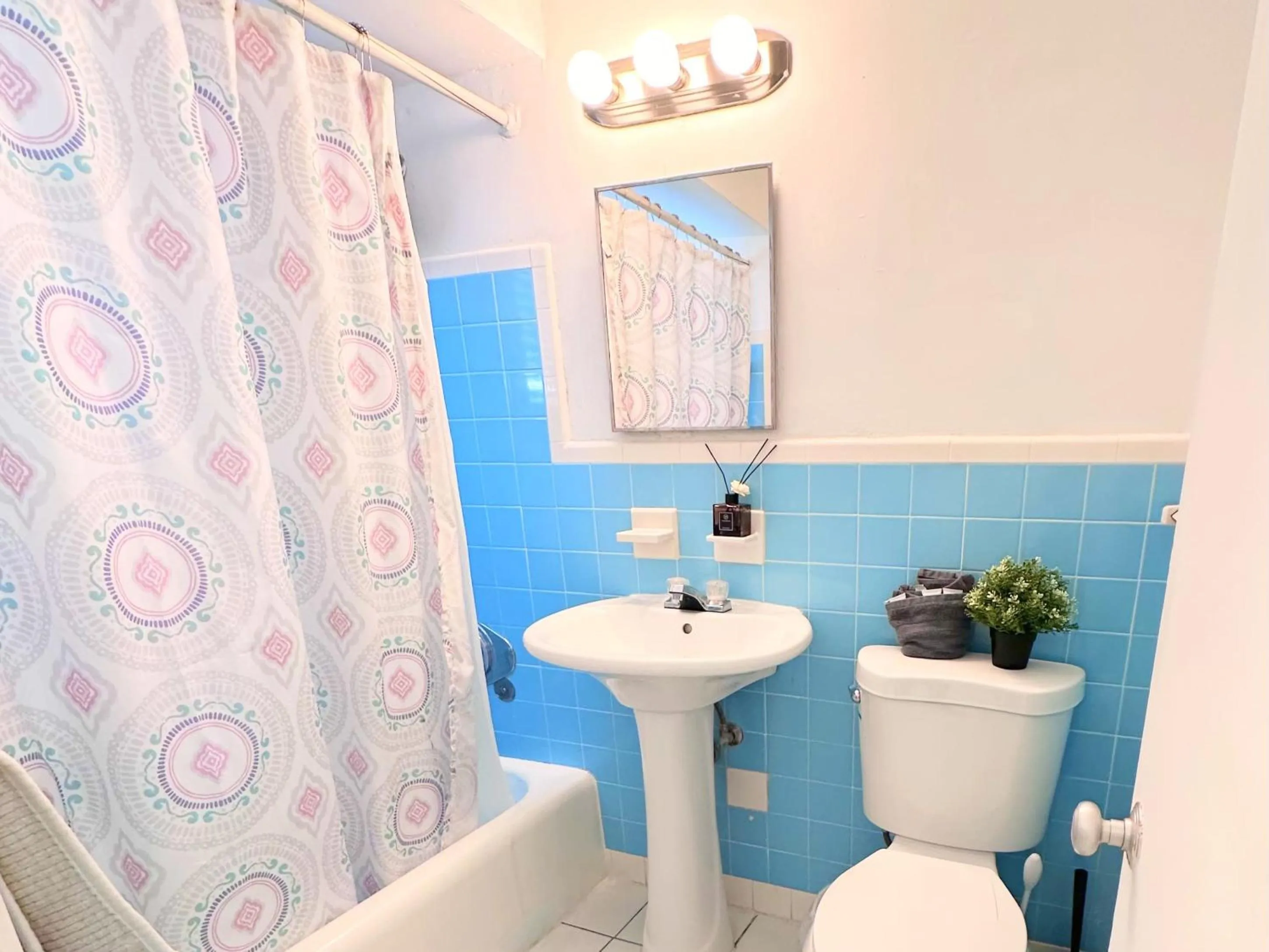 Bathroom in Southwinds Inn by The Gold Nests