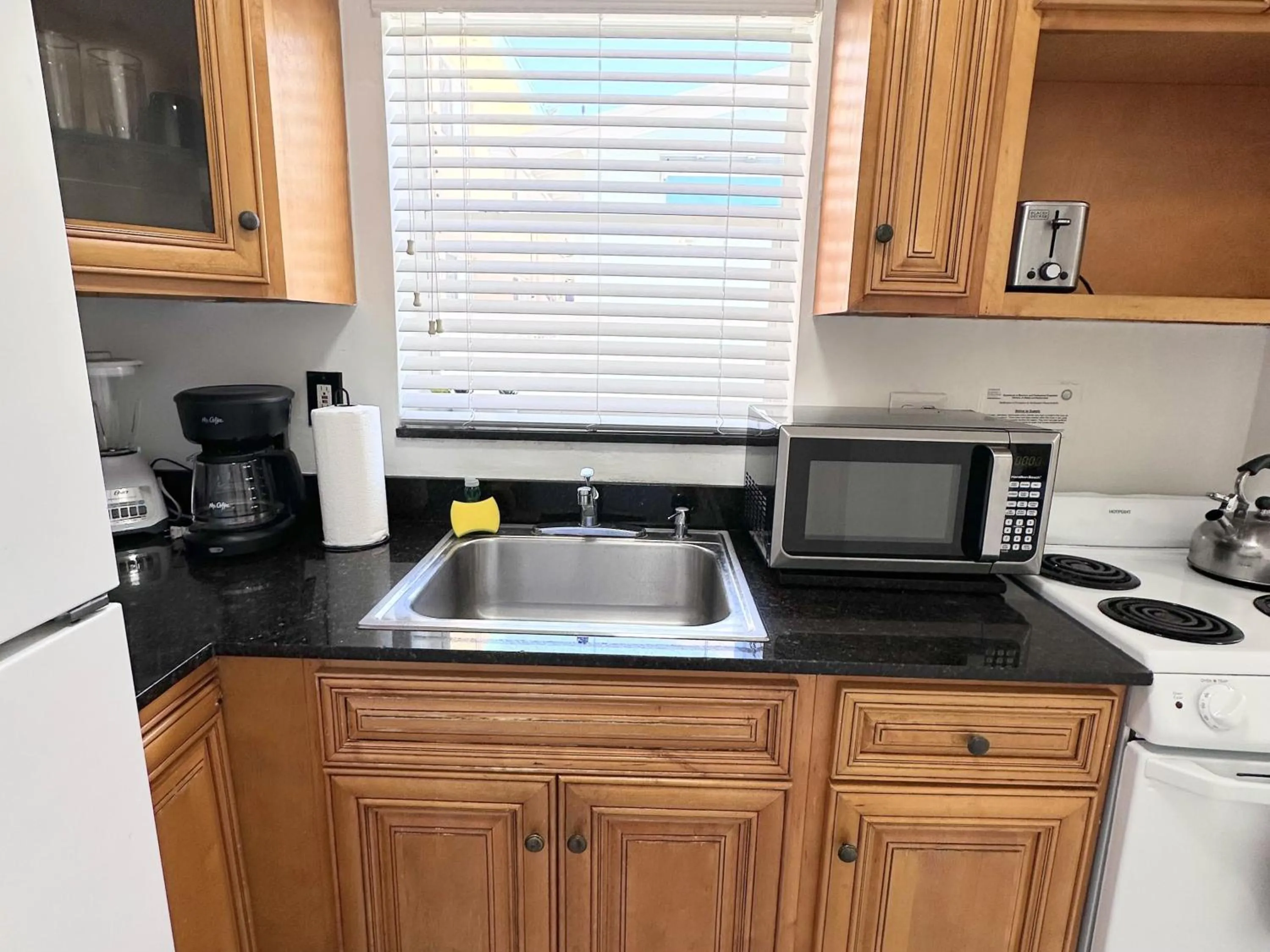 Kitchen or kitchenette in Southwinds Inn by The Gold Nests