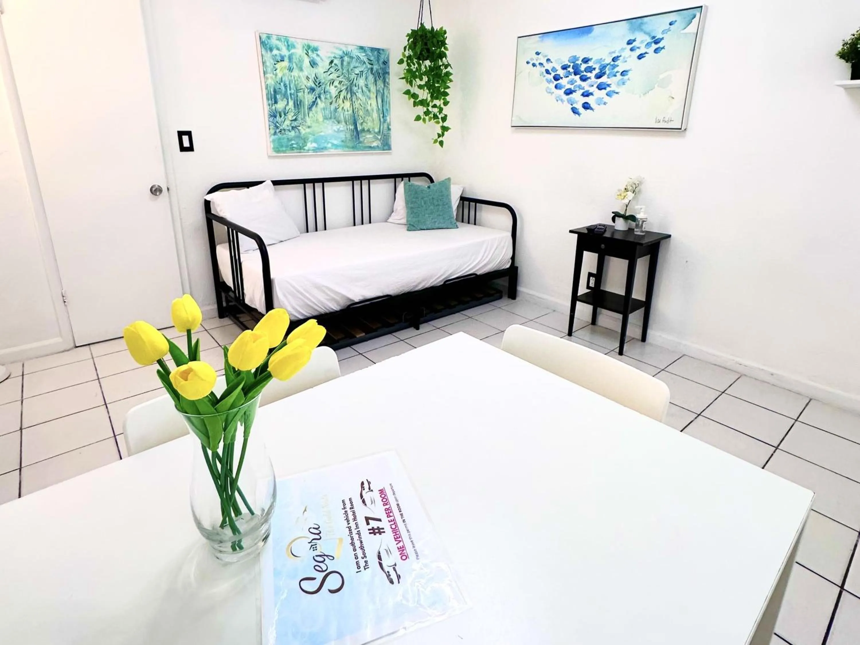 Bed in Southwinds Inn by The Gold Nests