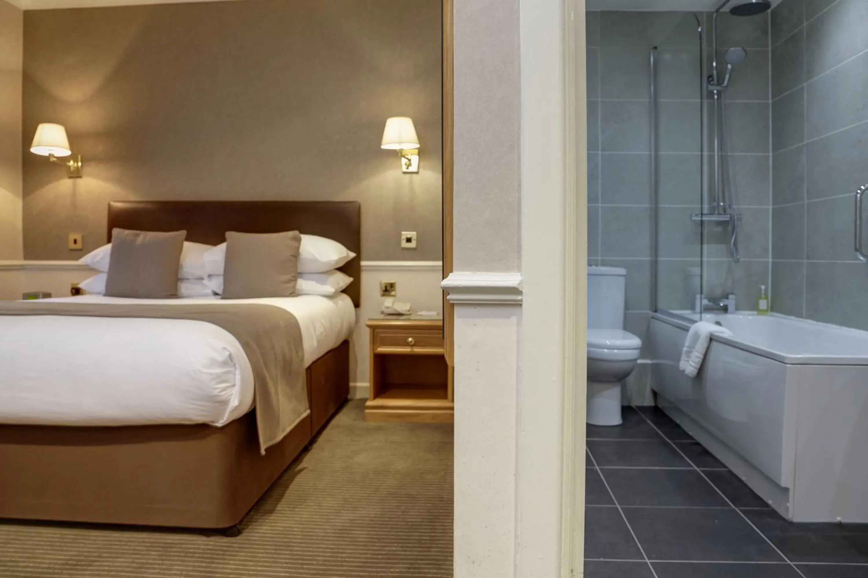 Bed in Oaks Hotel and Leisure Club Bed in Oaks Hotel and Leisure Club