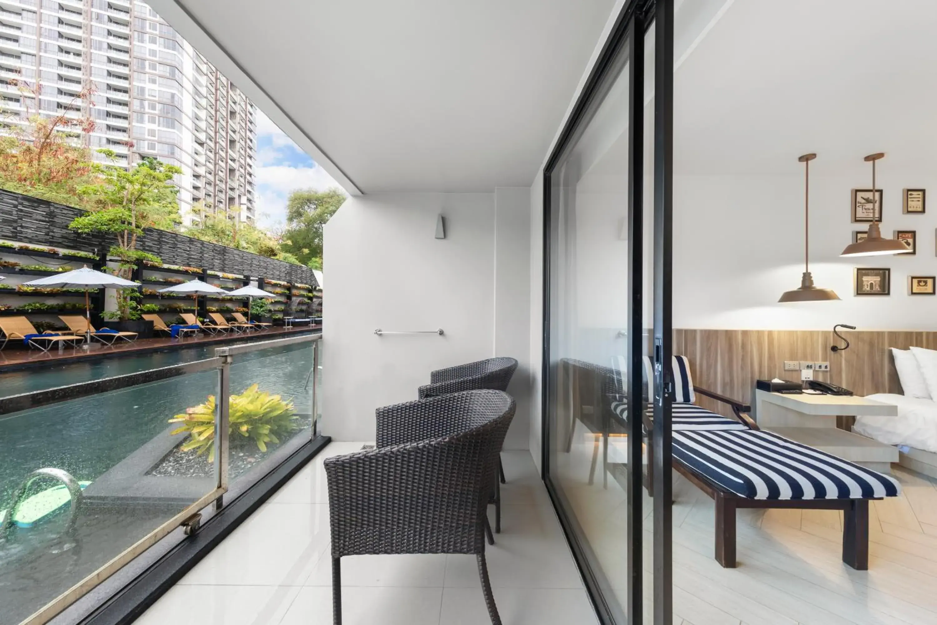 Pool Access Room in Golden Tulip Pattaya Beachfront Resort Pool Access Room in Golden Tulip Pattaya Beachfront Resort