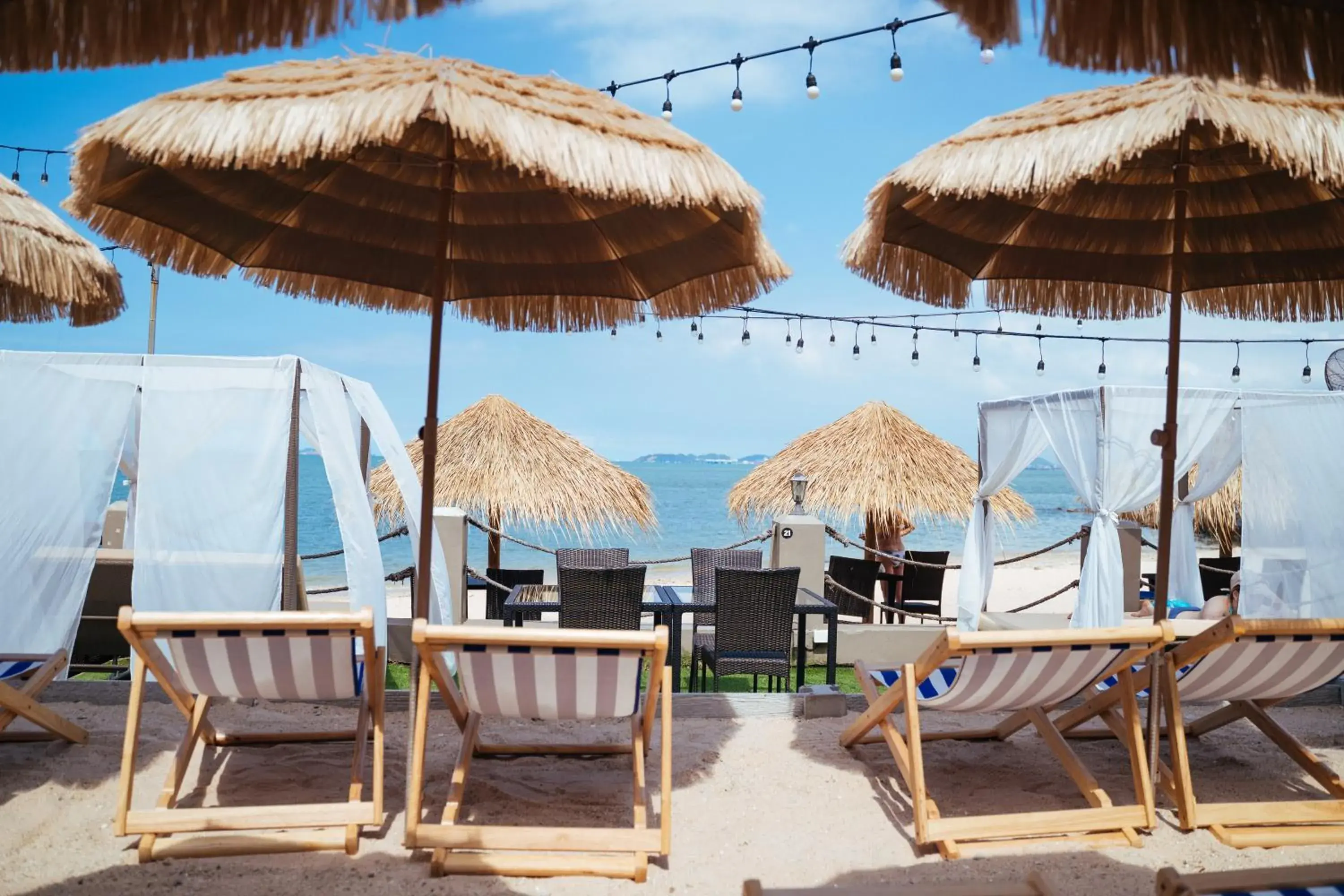 Restaurant/places to eat in Golden Tulip Pattaya Beachfront Resort Restaurant/places to eat in Golden Tulip Pattaya Beachfront Resort