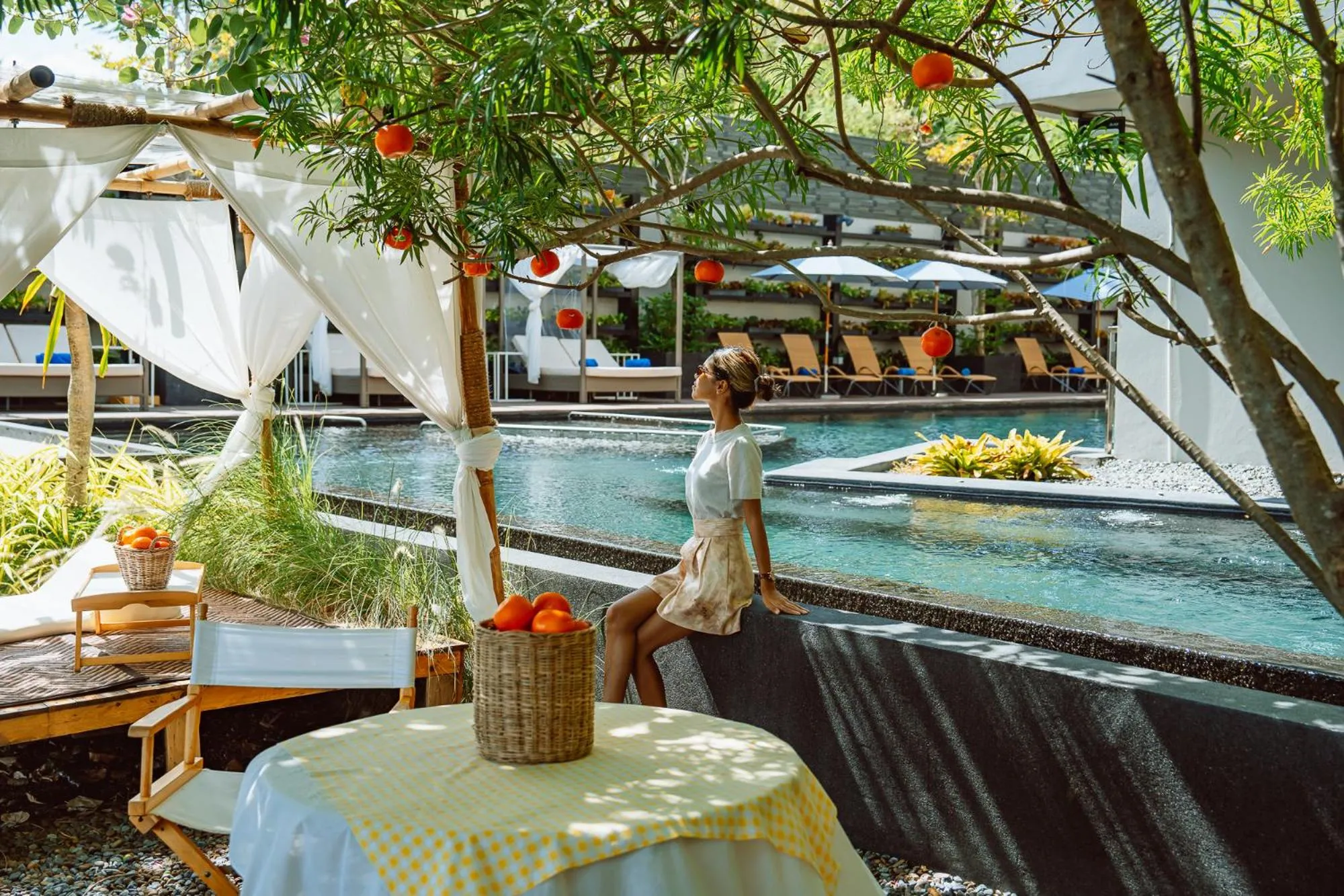 Swimming pool in Golden Tulip Pattaya Beachfront Resort