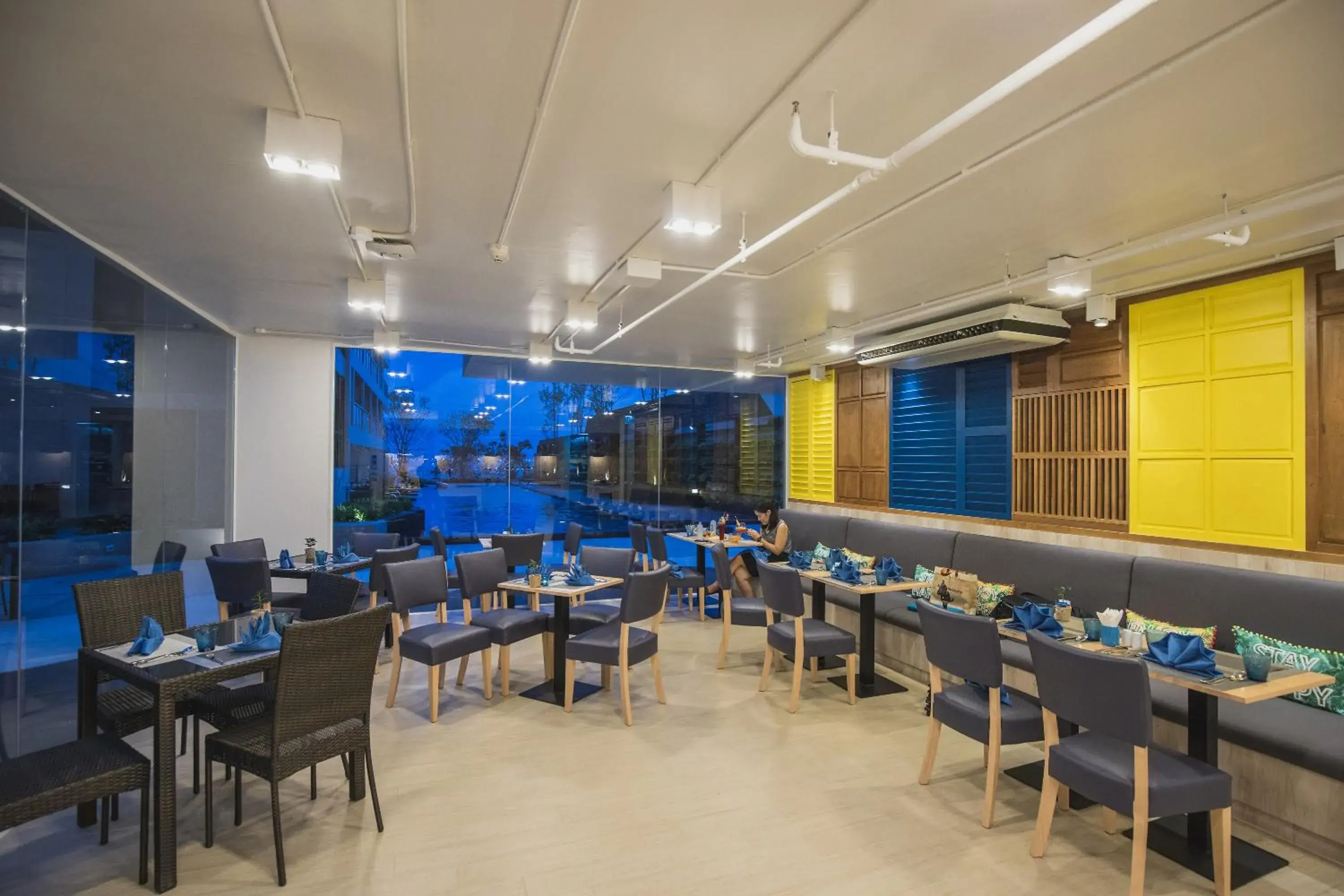 Restaurant/places to eat in Golden Tulip Pattaya Beachfront Resort Restaurant/places to eat in Golden Tulip Pattaya Beachfront Resort