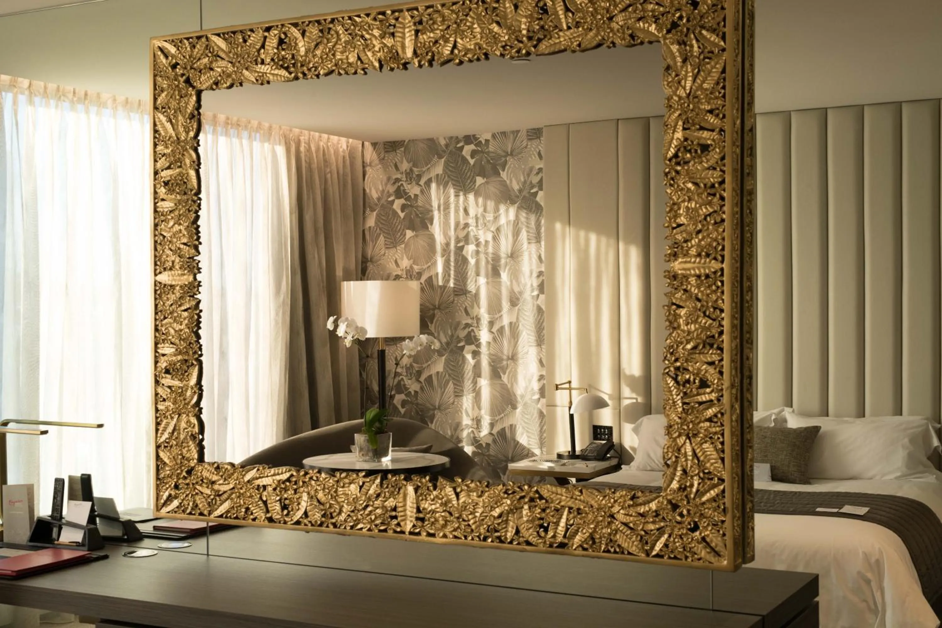 TV and multimedia, Bed in Emporium Hotel South Bank