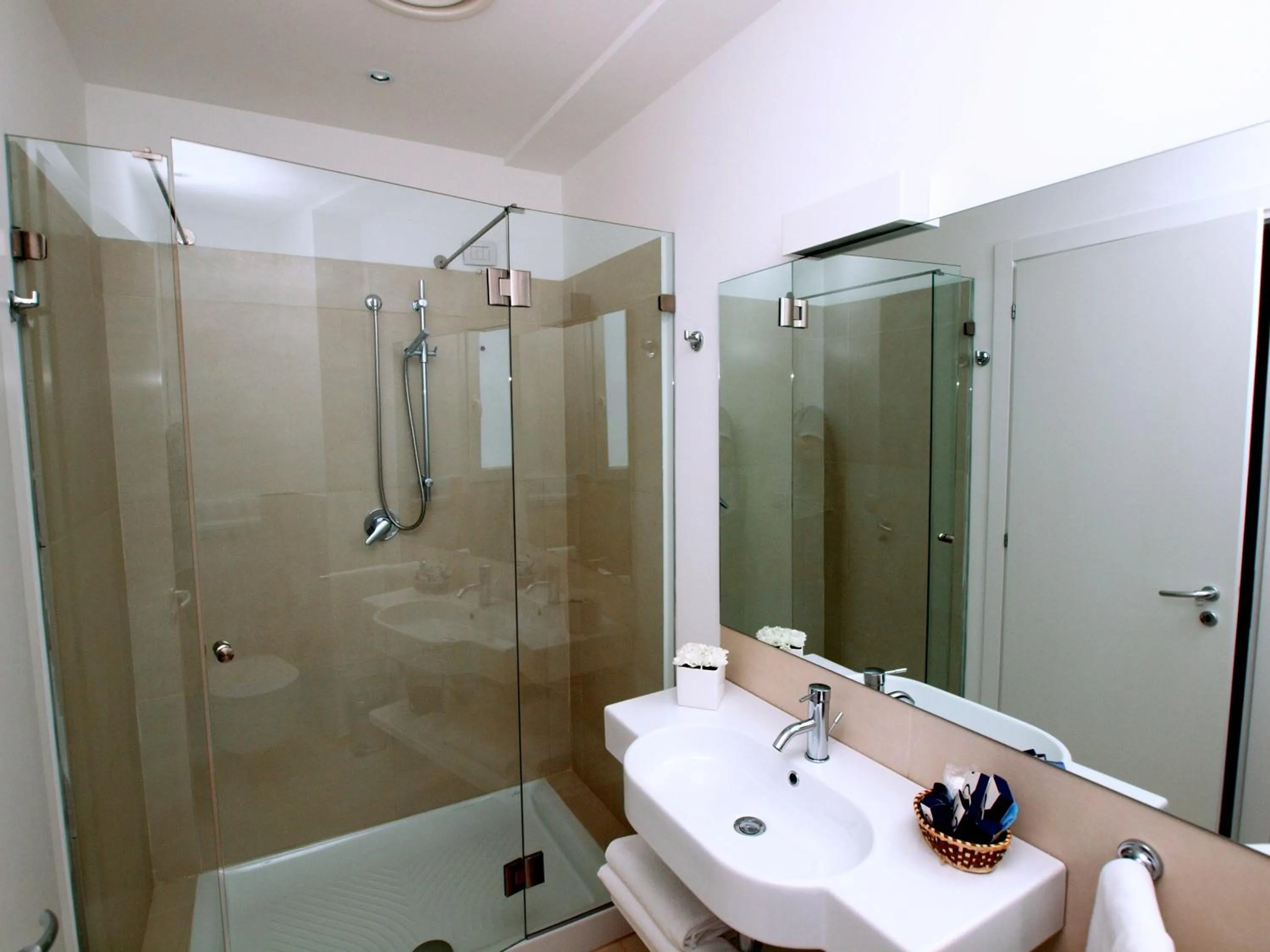 Shower in Hotel Villa San Bartolo