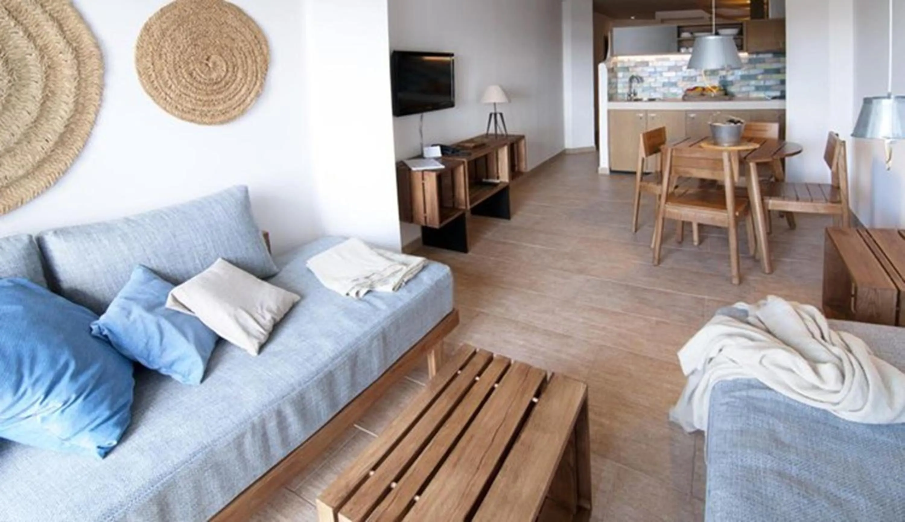 Property building in Apartamentos Castaví