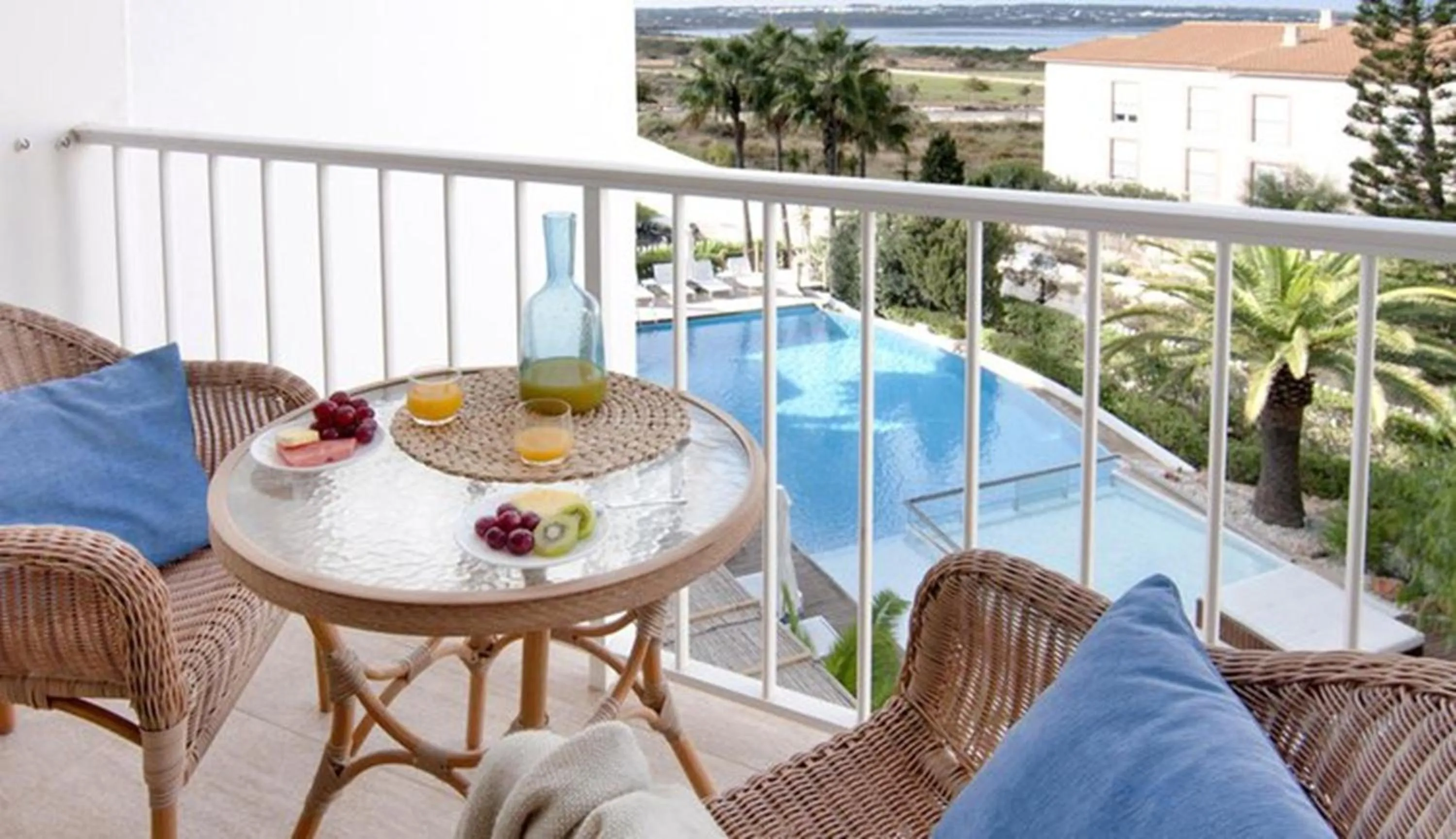 Property building in Apartamentos Castaví