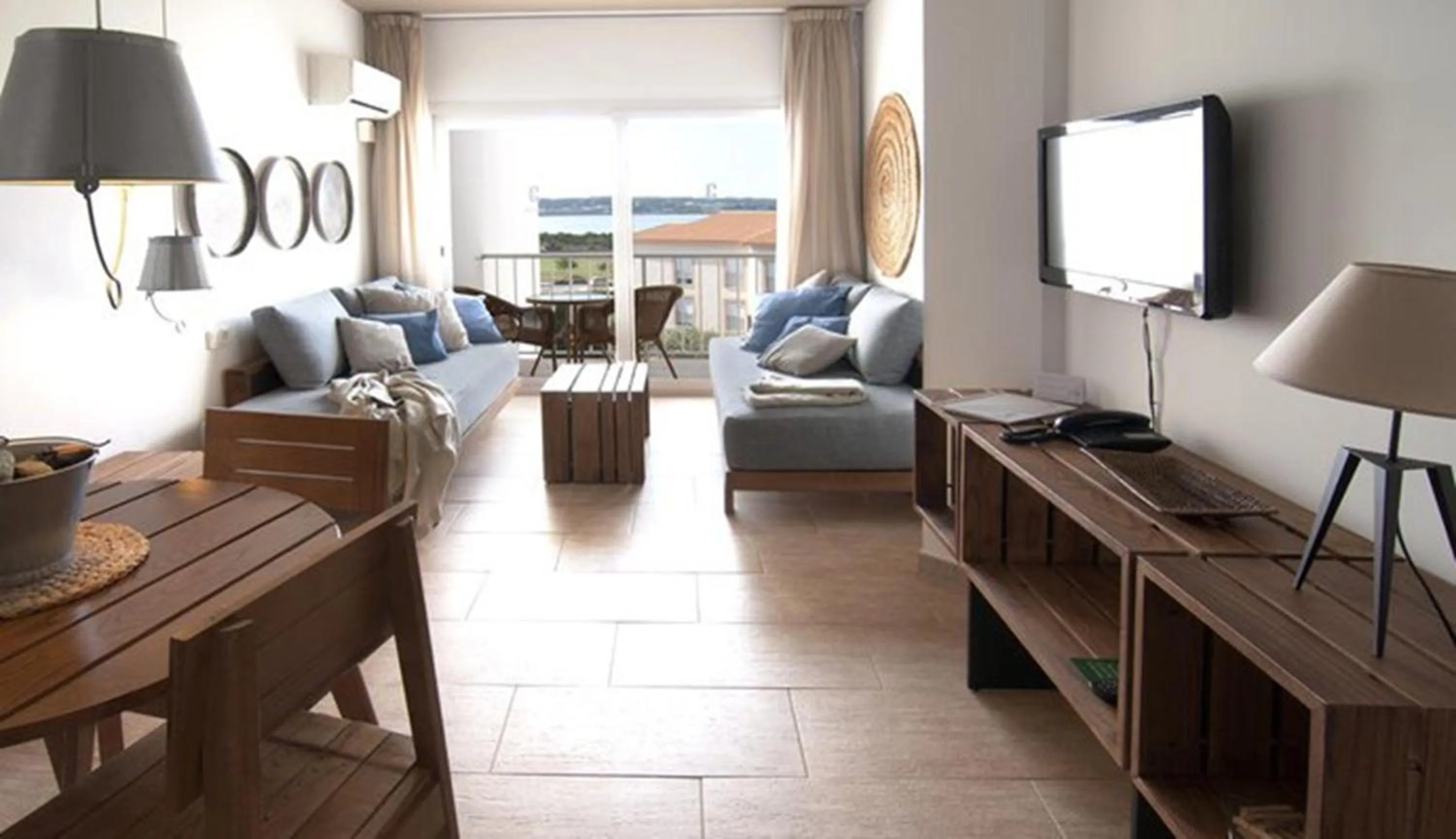 Property building in Apartamentos Castaví