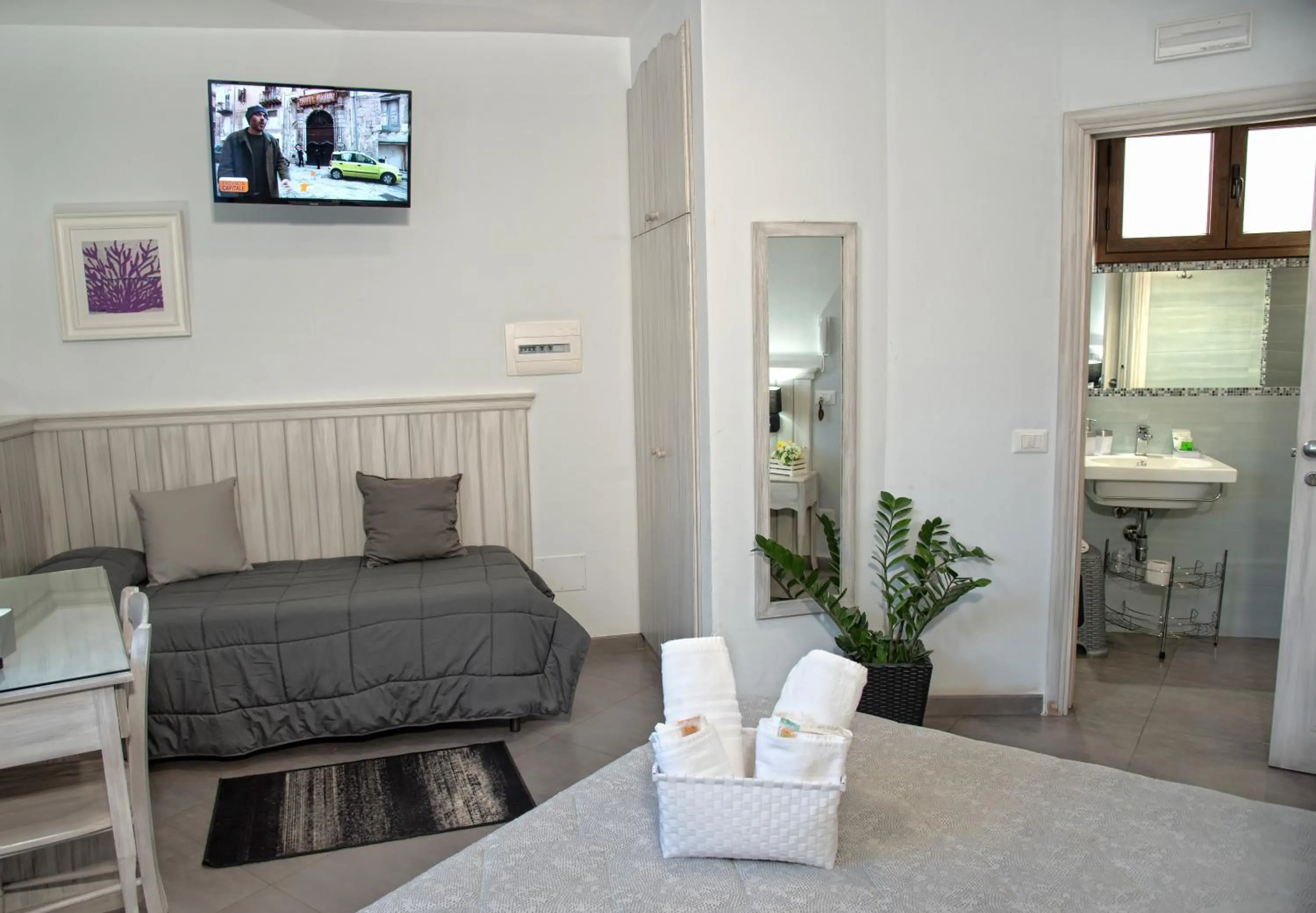 Bedroom, Bed in Bed and Breakfast Conte Luna