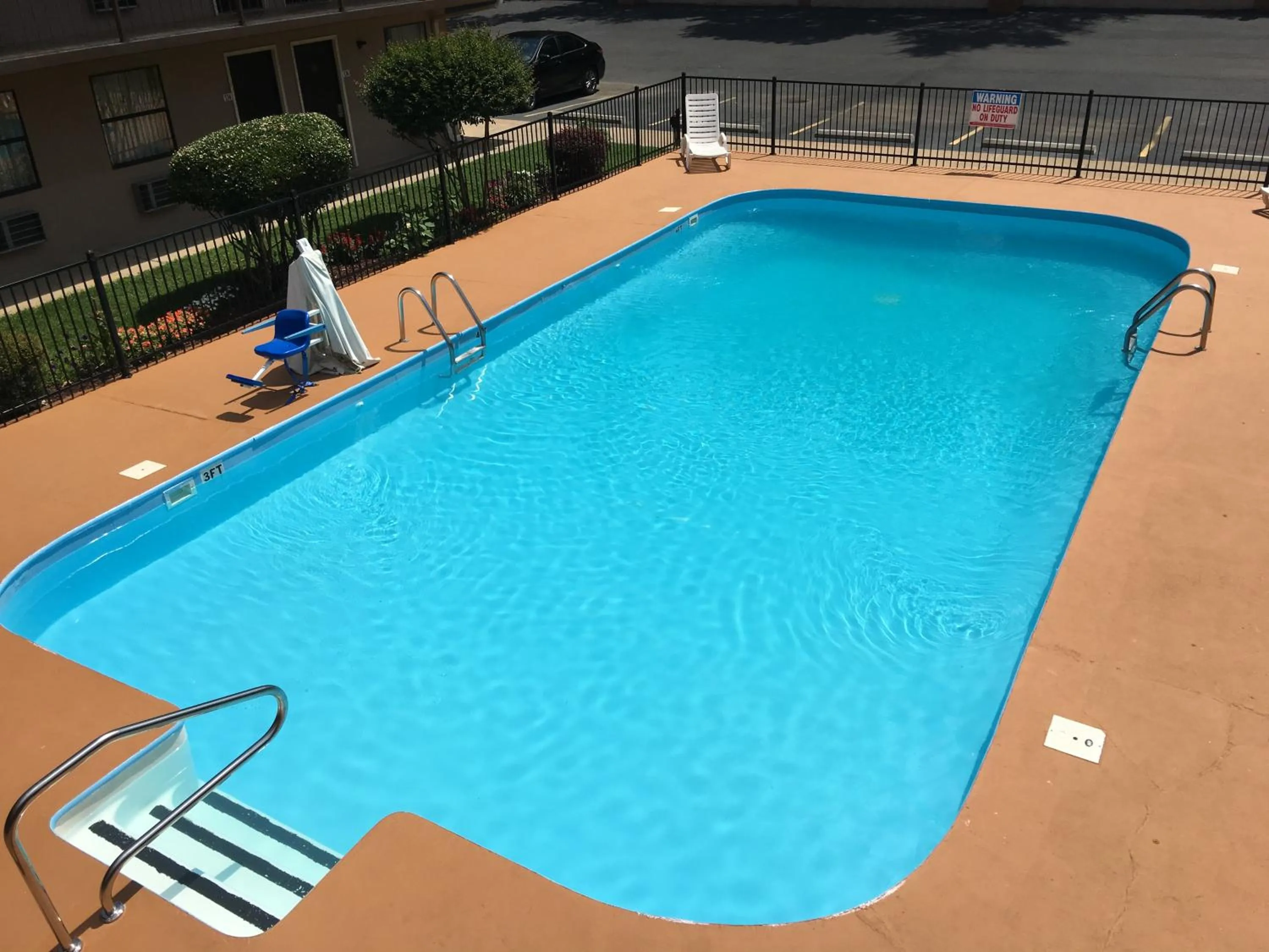 Swimming pool in Americas Best Value Inn - Malvern