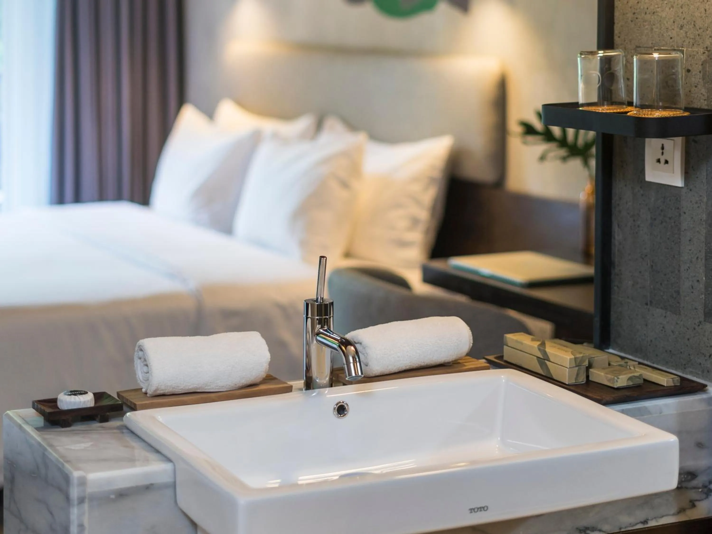Bedroom, Bed in ARTOTEL Haniman Ubud