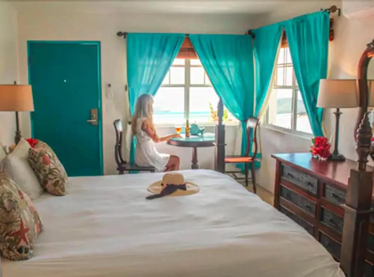 Bed in The Mafolie Hotel