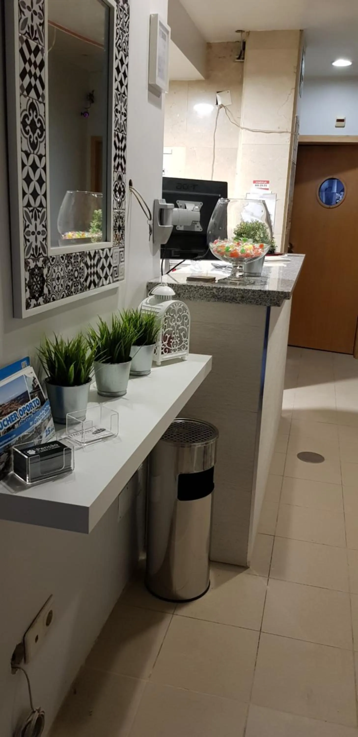 Communal lounge/ TV room in Leao de Ouro