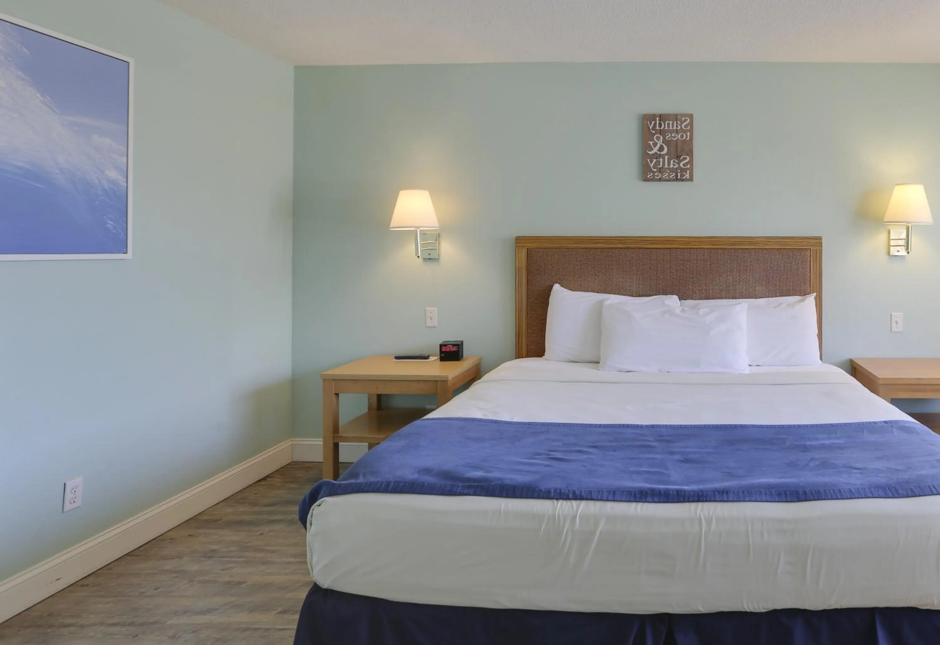 Bedroom, Bed in The Beachview Inn Clearwater Beach