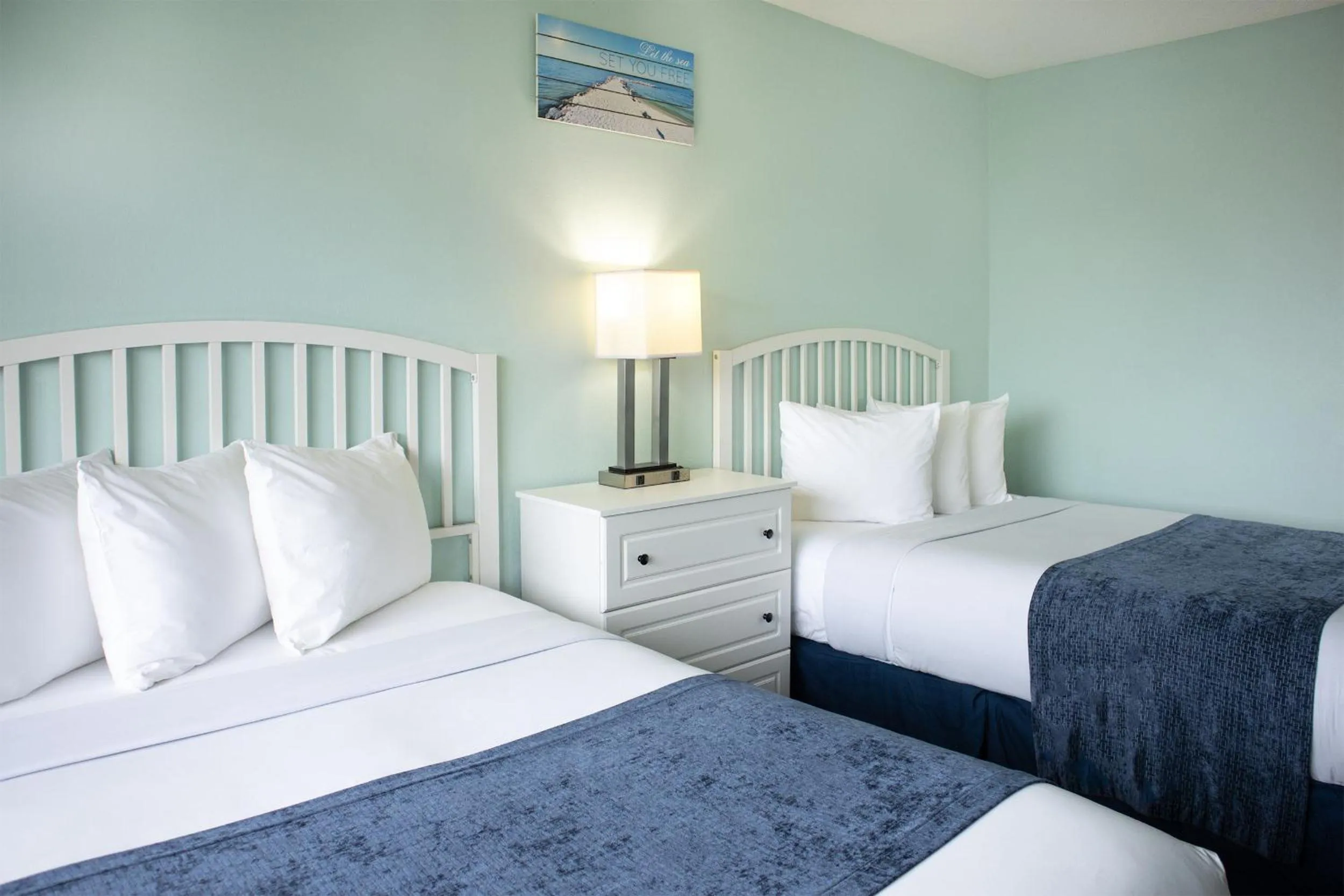 Bedroom, Bed in The Beachview Inn Clearwater Beach