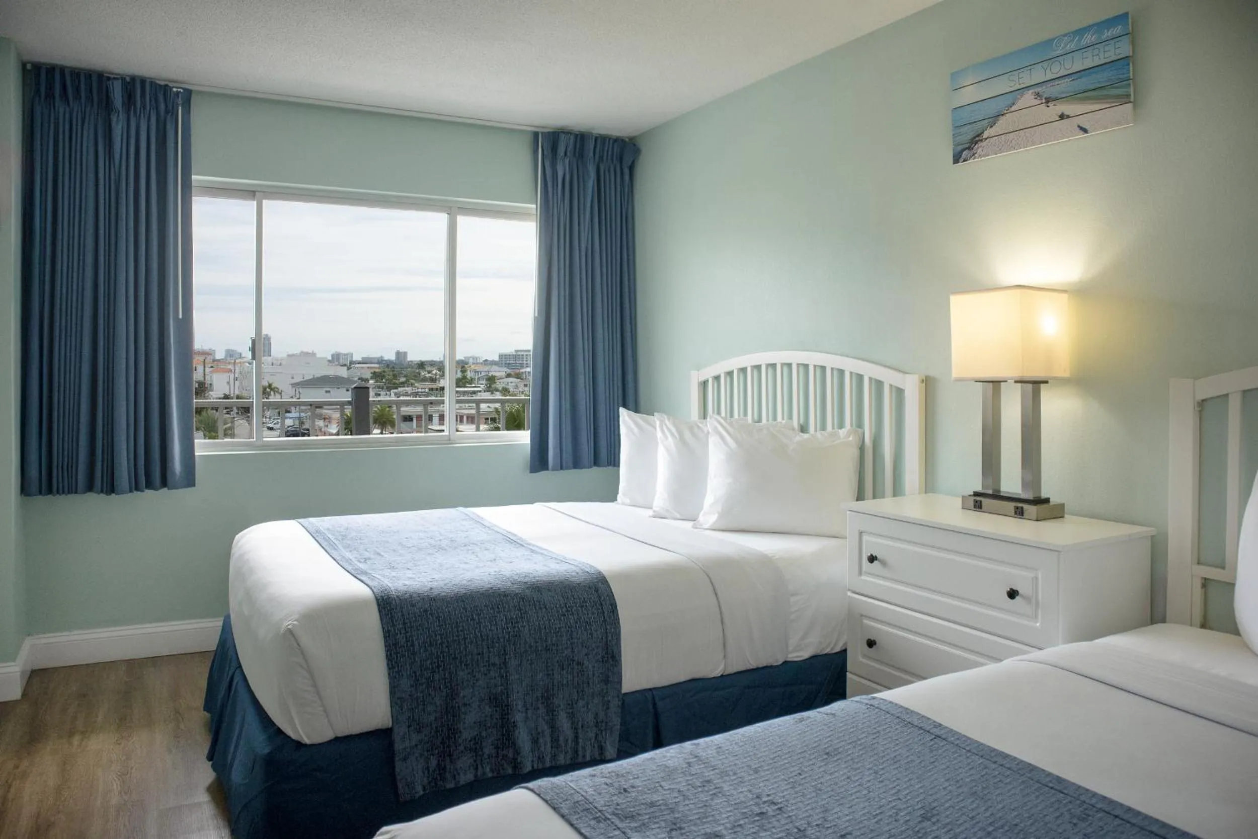 Bedroom, Bed in The Beachview Inn Clearwater Beach