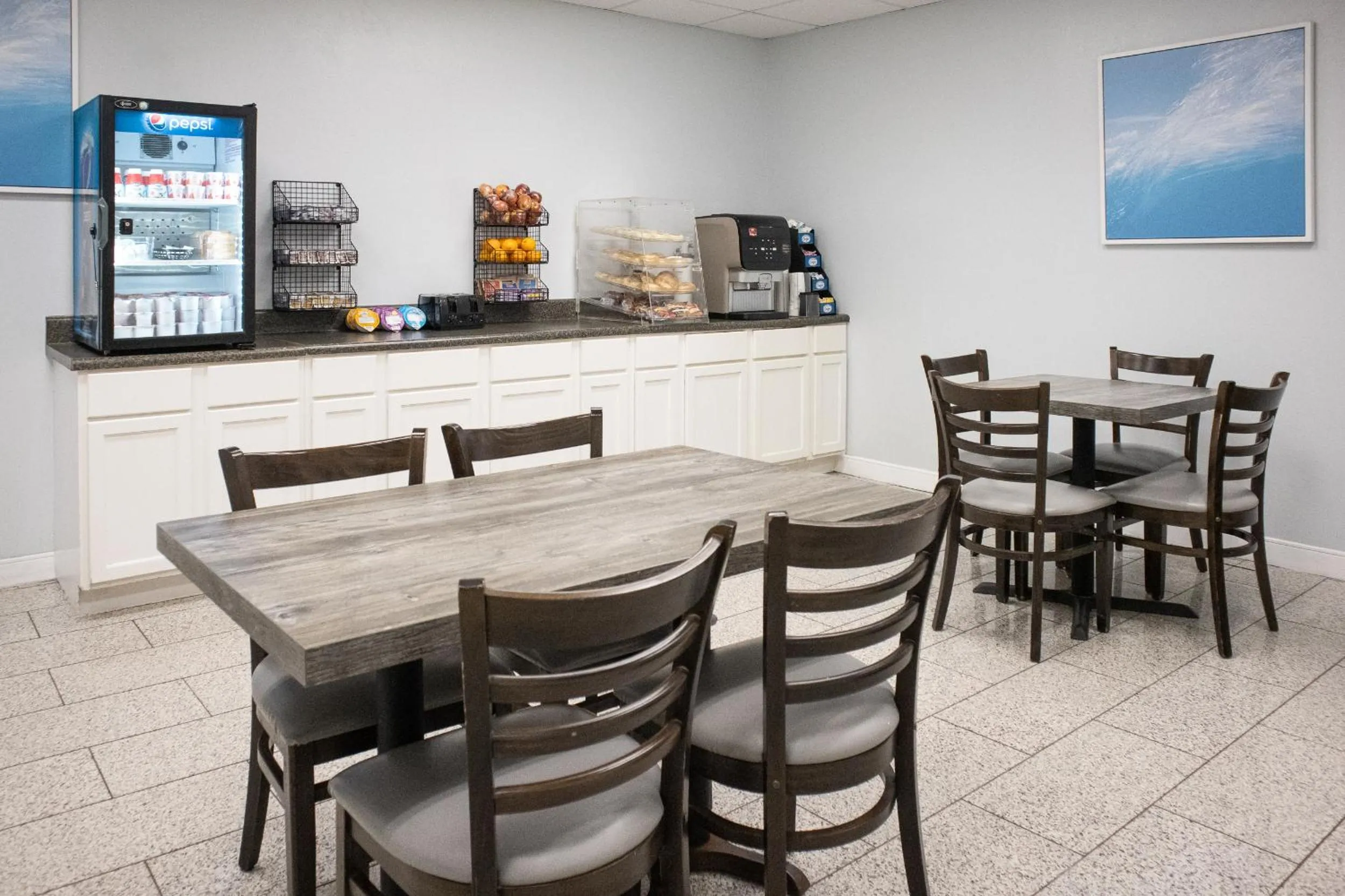 Breakfast in The Beachview Inn Clearwater Beach