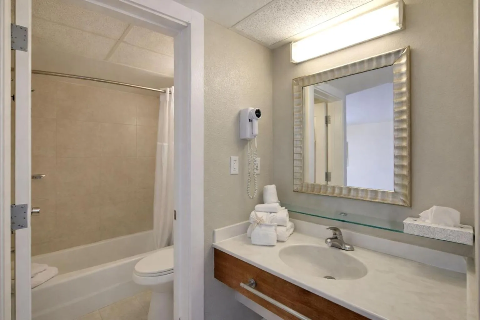 Bathroom in The Beachview Inn Clearwater Beach