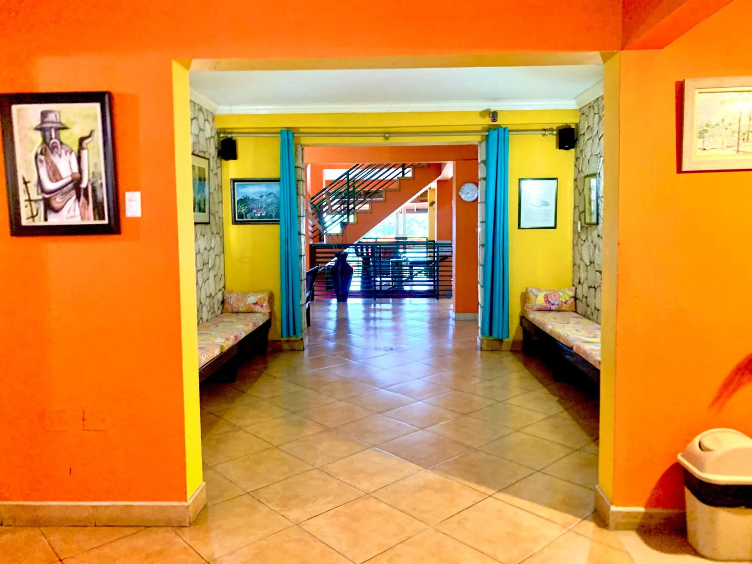 Property building in Altamont West Hotel