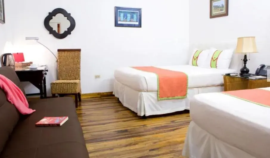 Bedroom in Altamont West Hotel Bedroom in Altamont West Hotel