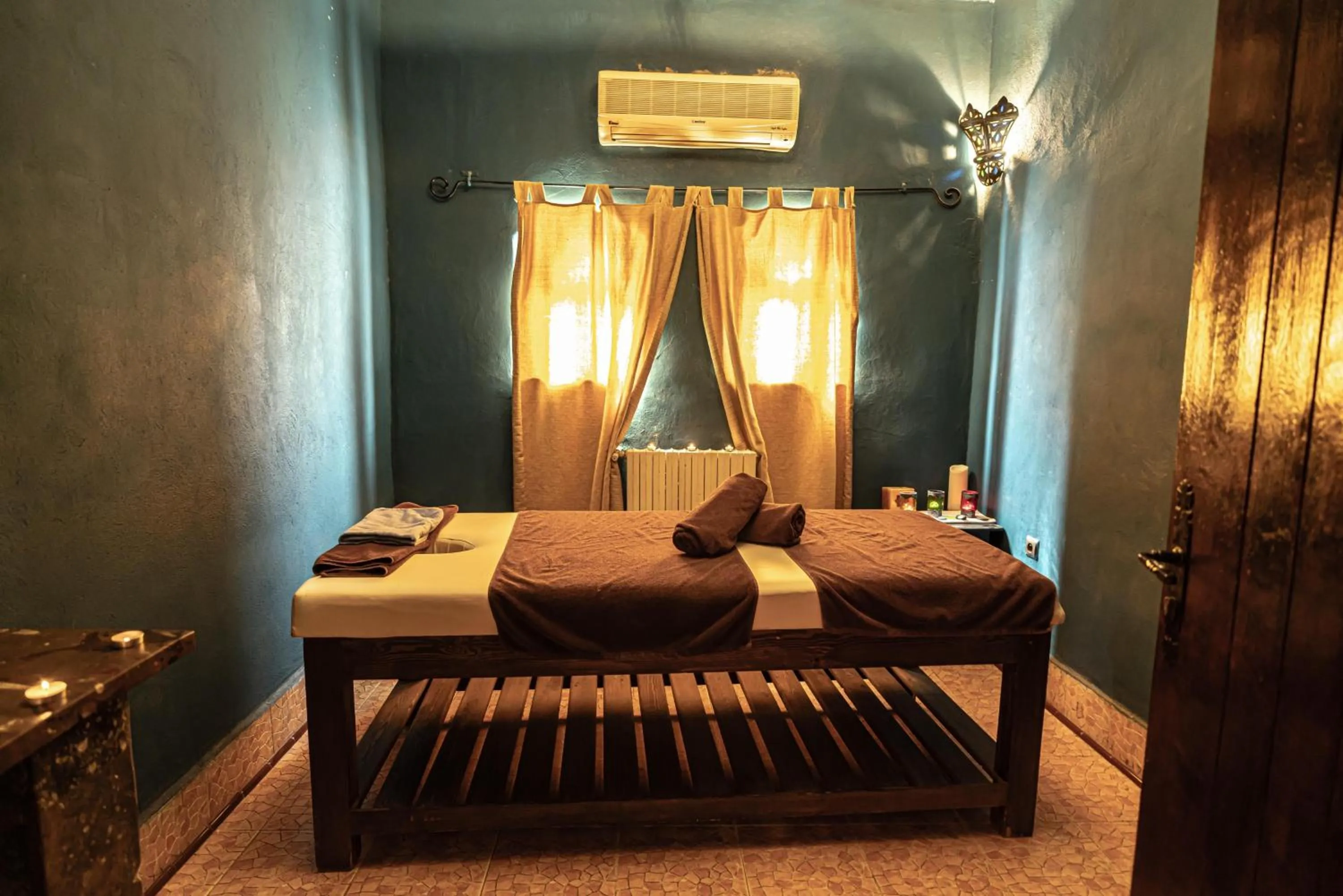 Bed in Kasbah Hotel Tombouctou