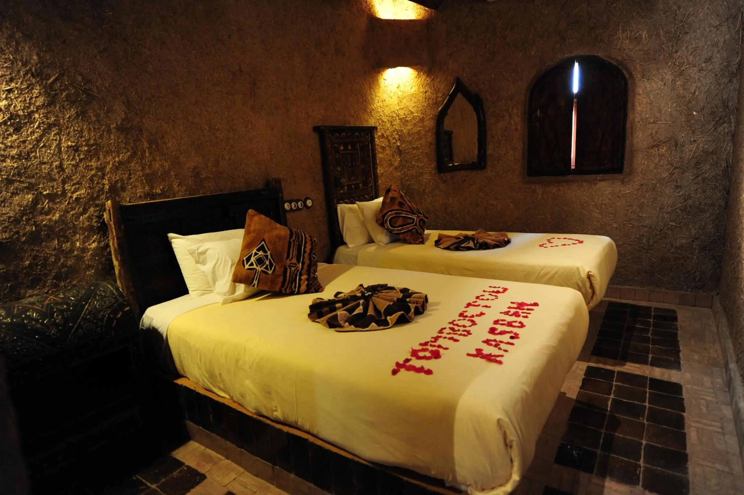 Photo of the whole room, Bed in Kasbah Hotel Tombouctou
