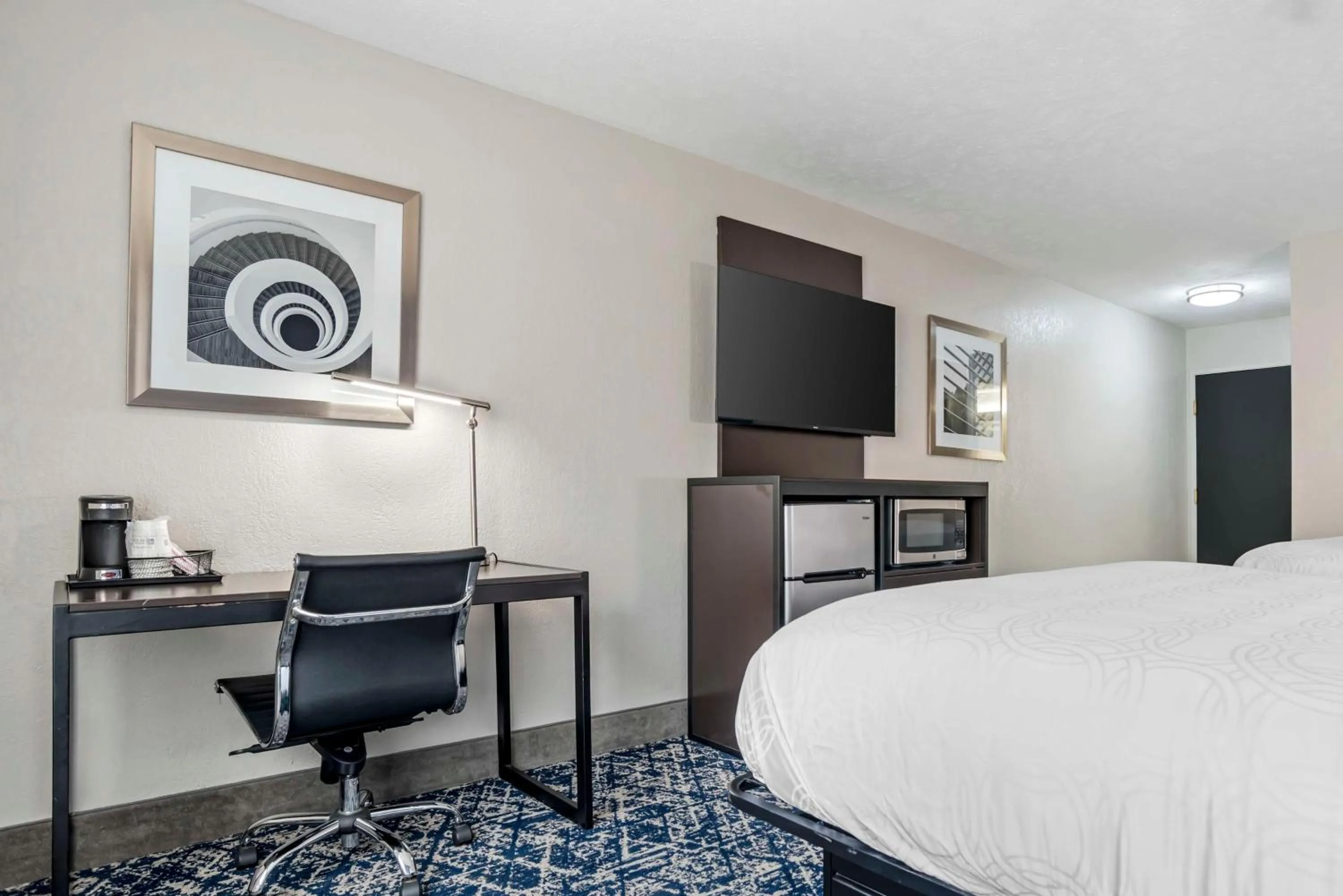 Bedroom, Bed in Best Western Canton Inn