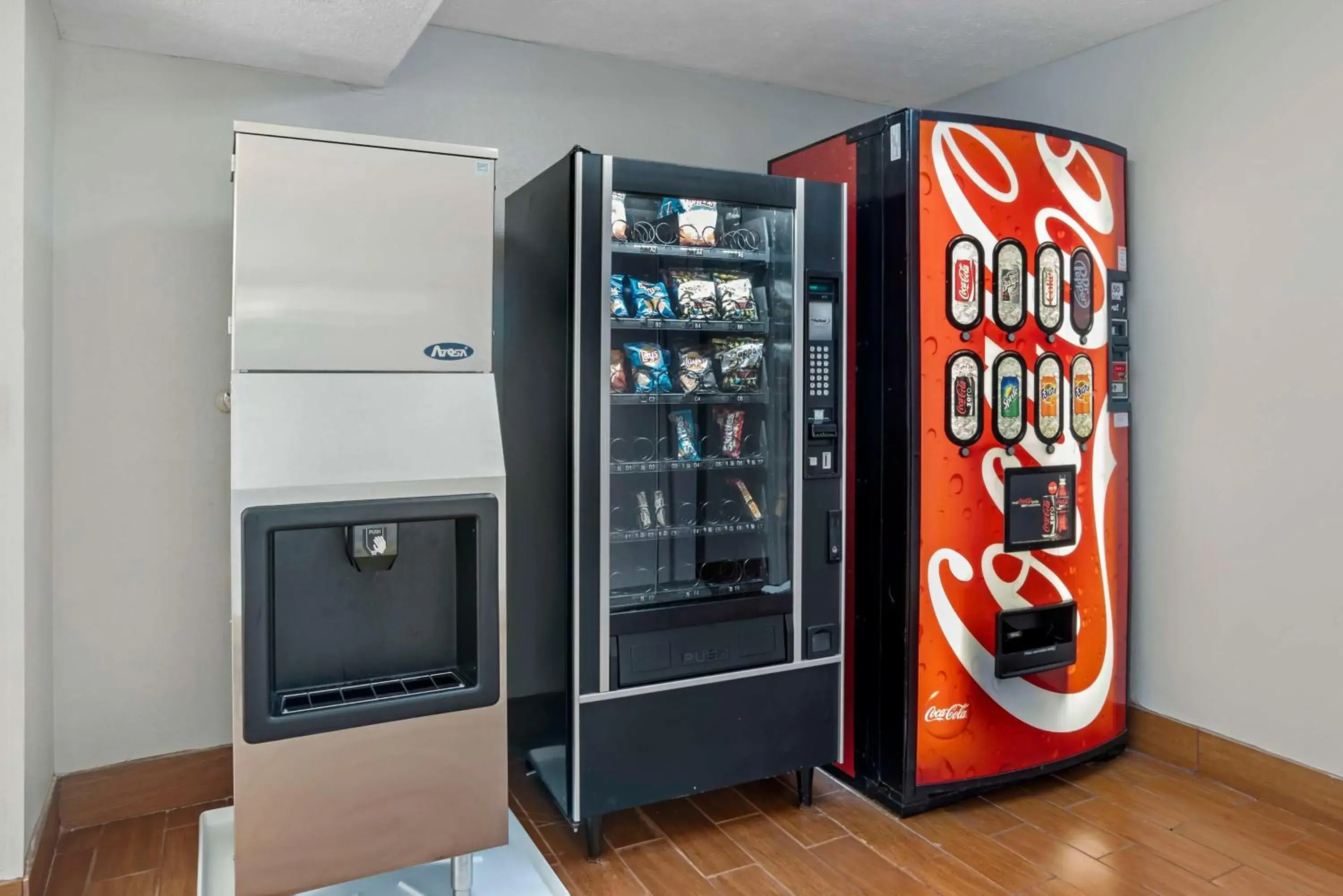 Property building in Best Western Canton Inn Property building in Best Western Canton Inn