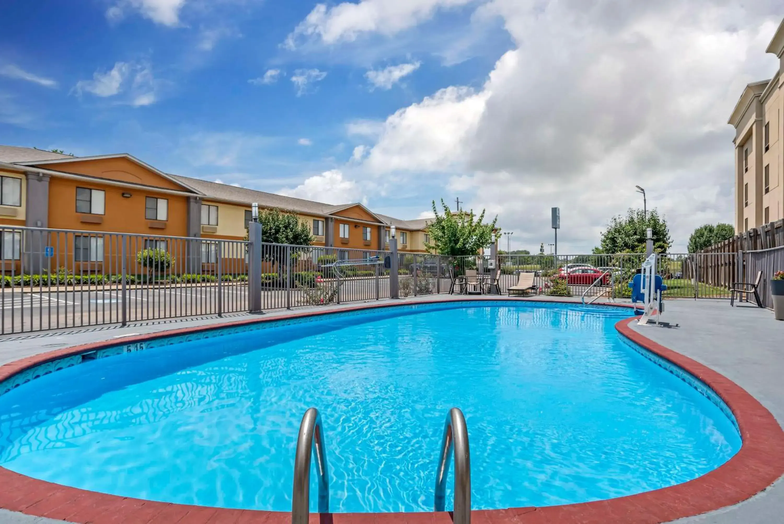 Pool view in Best Western Canton Inn Pool view in Best Western Canton Inn