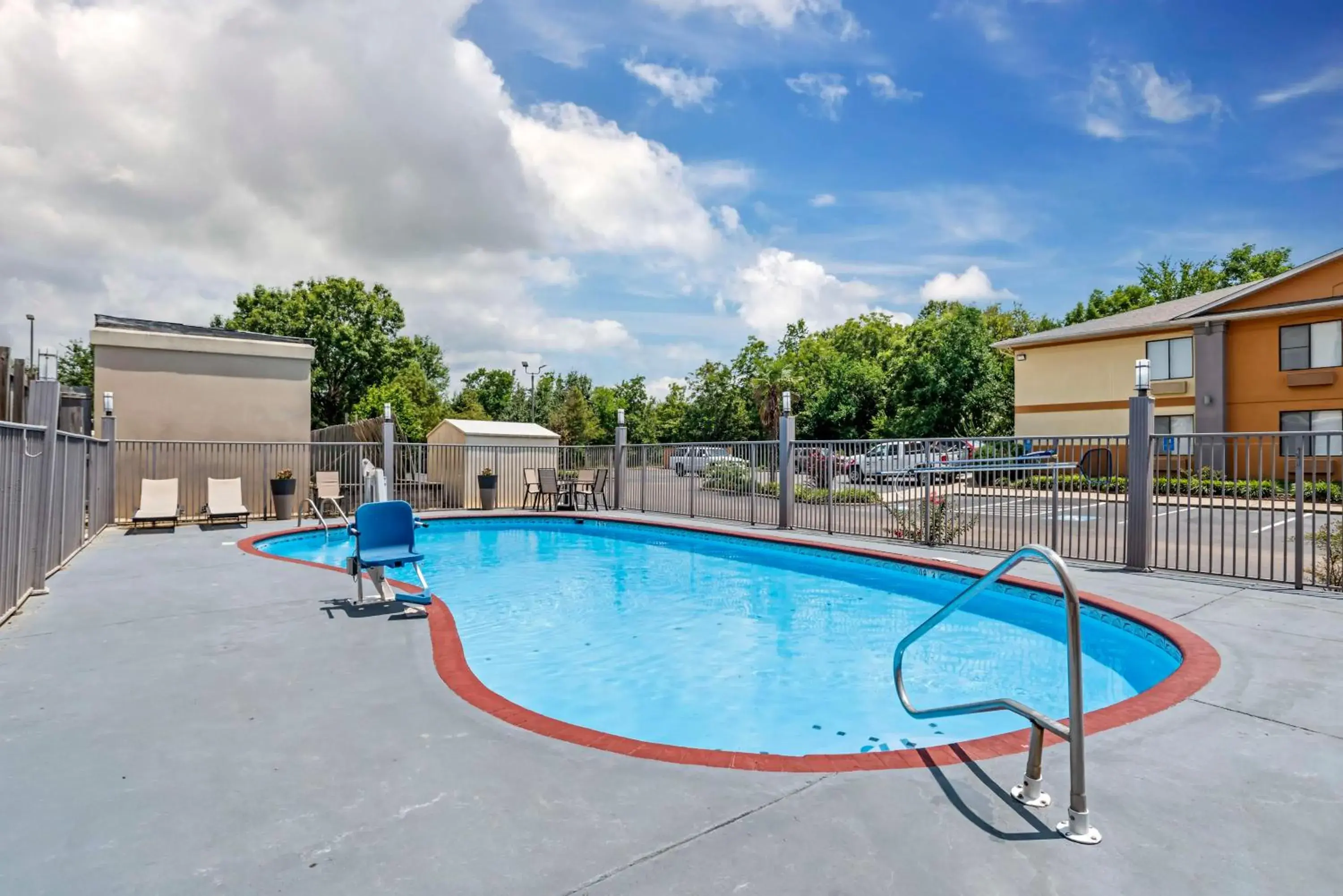 Pool view in Best Western Canton Inn Pool view in Best Western Canton Inn