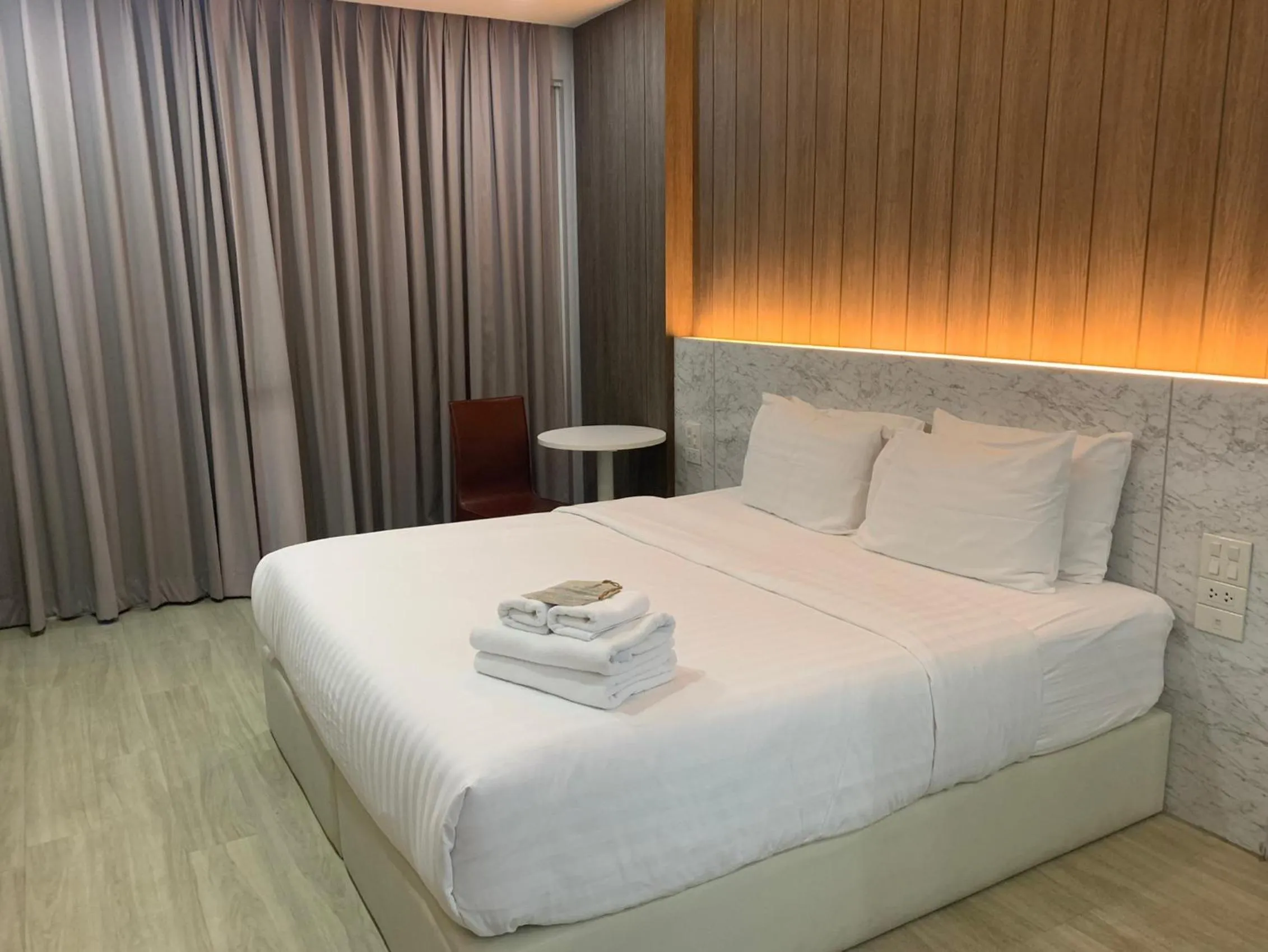 Photo of the whole room, Bed in Phurinda Residence