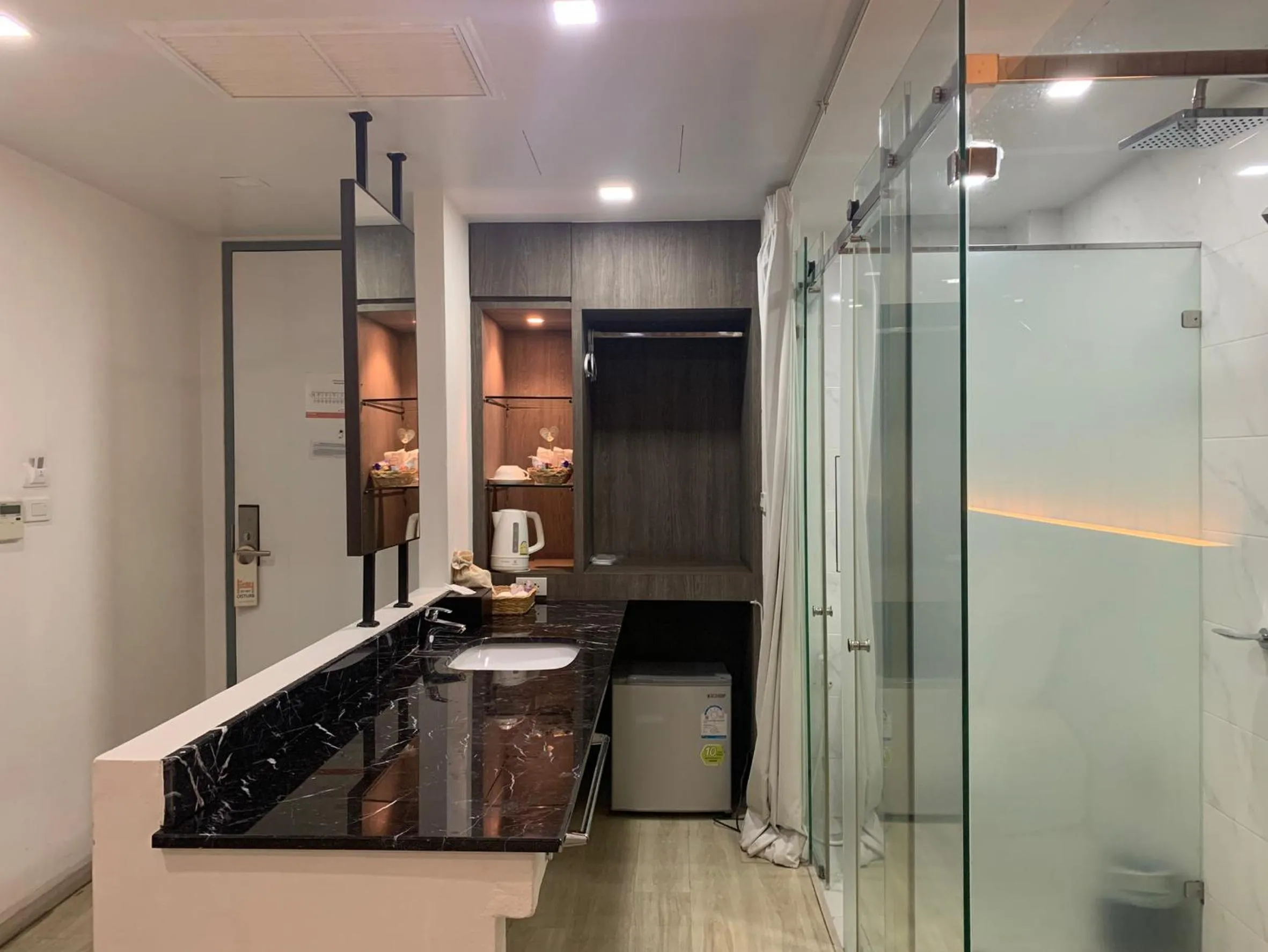 Photo of the whole room in Phurinda Residence