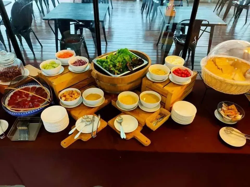 Food and drinks in Phurinda Residence Food and drinks in Phurinda Residence