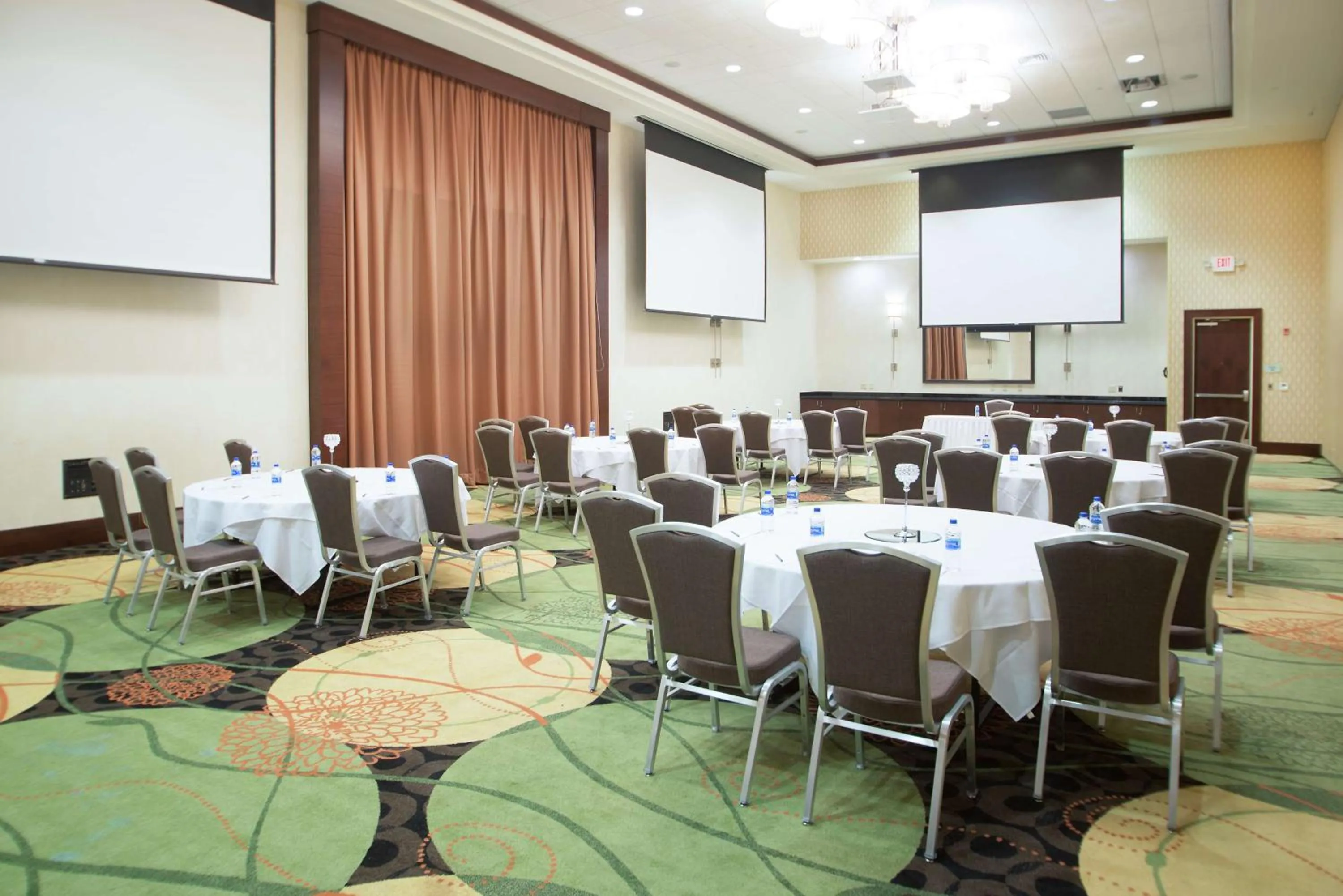 Meeting/conference room in Embassy Suites by Hilton Fayetteville Fort Bragg