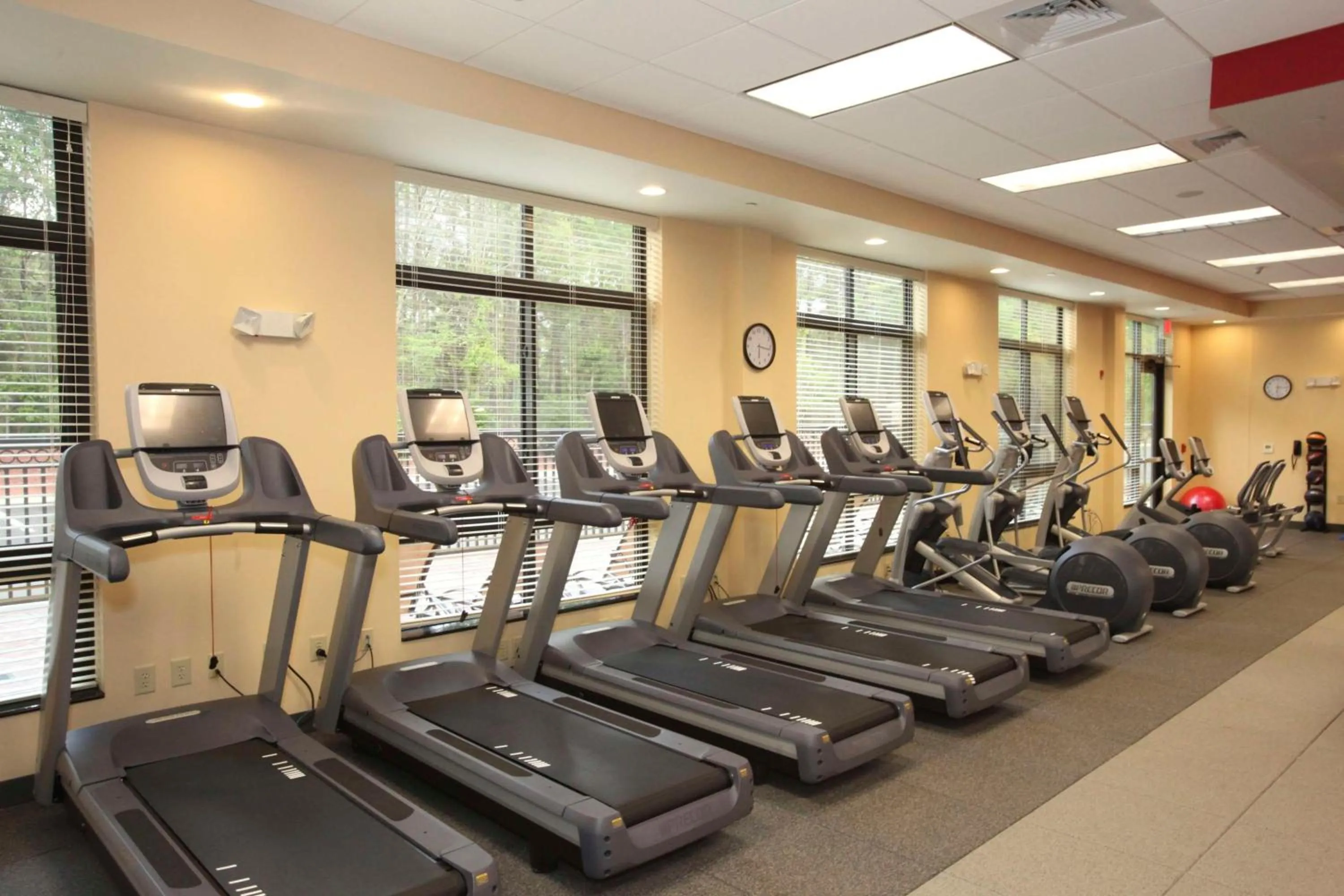 Fitness centre/facilities in Embassy Suites by Hilton Fayetteville Fort Bragg