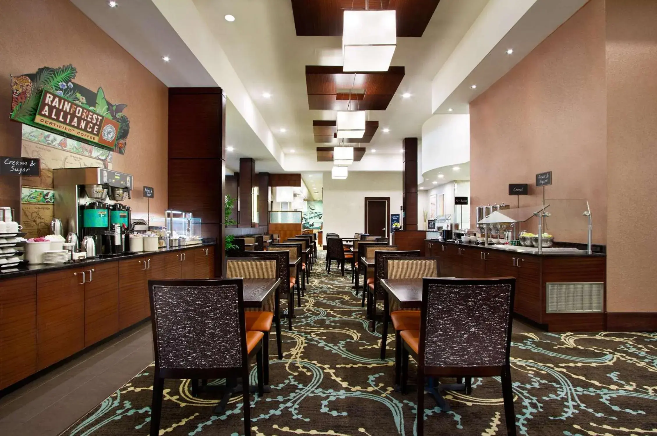Restaurant/places to eat in Embassy Suites by Hilton Fayetteville Fort Bragg Restaurant/places to eat in Embassy Suites by Hilton Fayetteville Fort Bragg