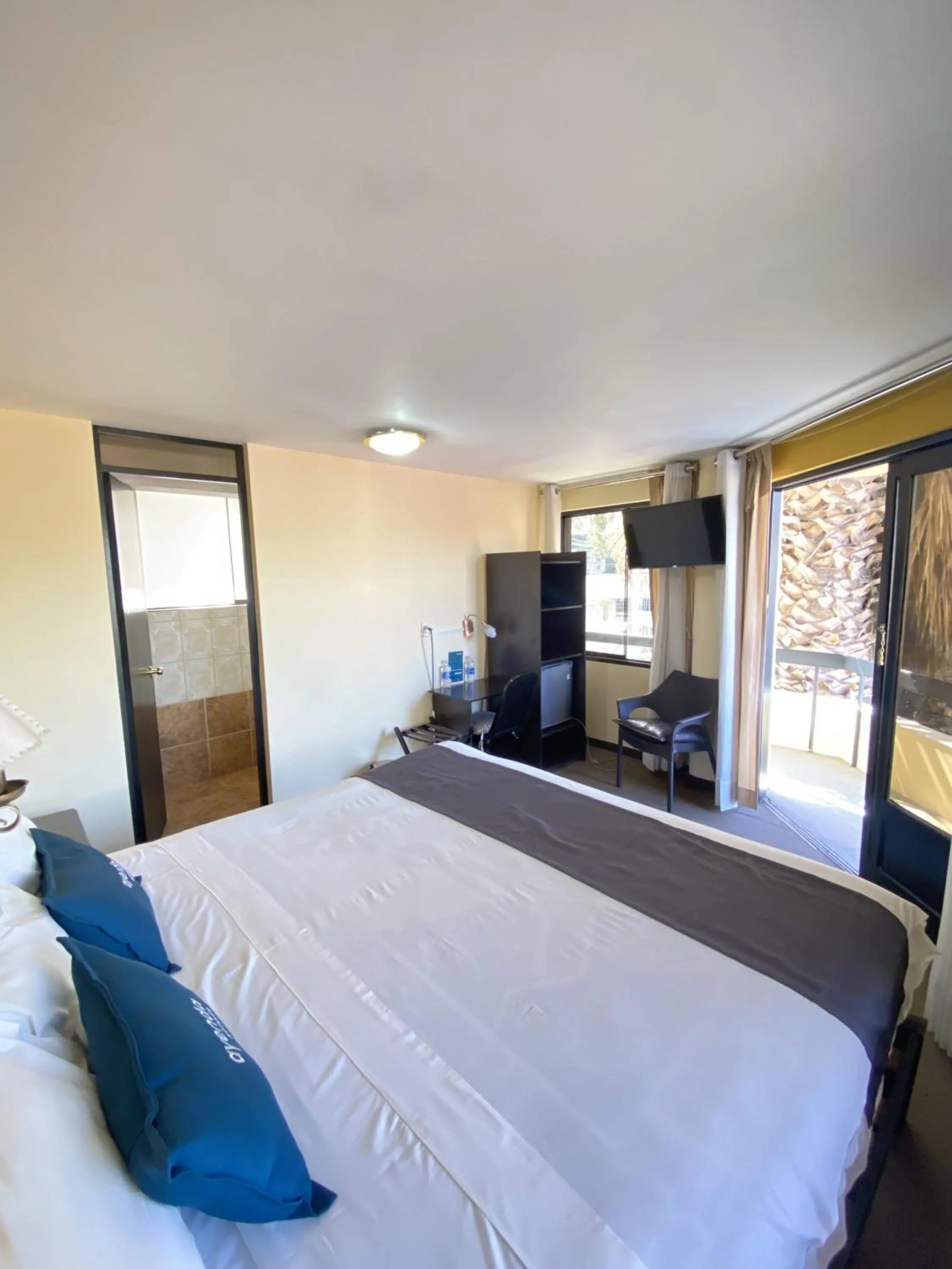 Photo of the whole room, Bed in Hotel Andenes