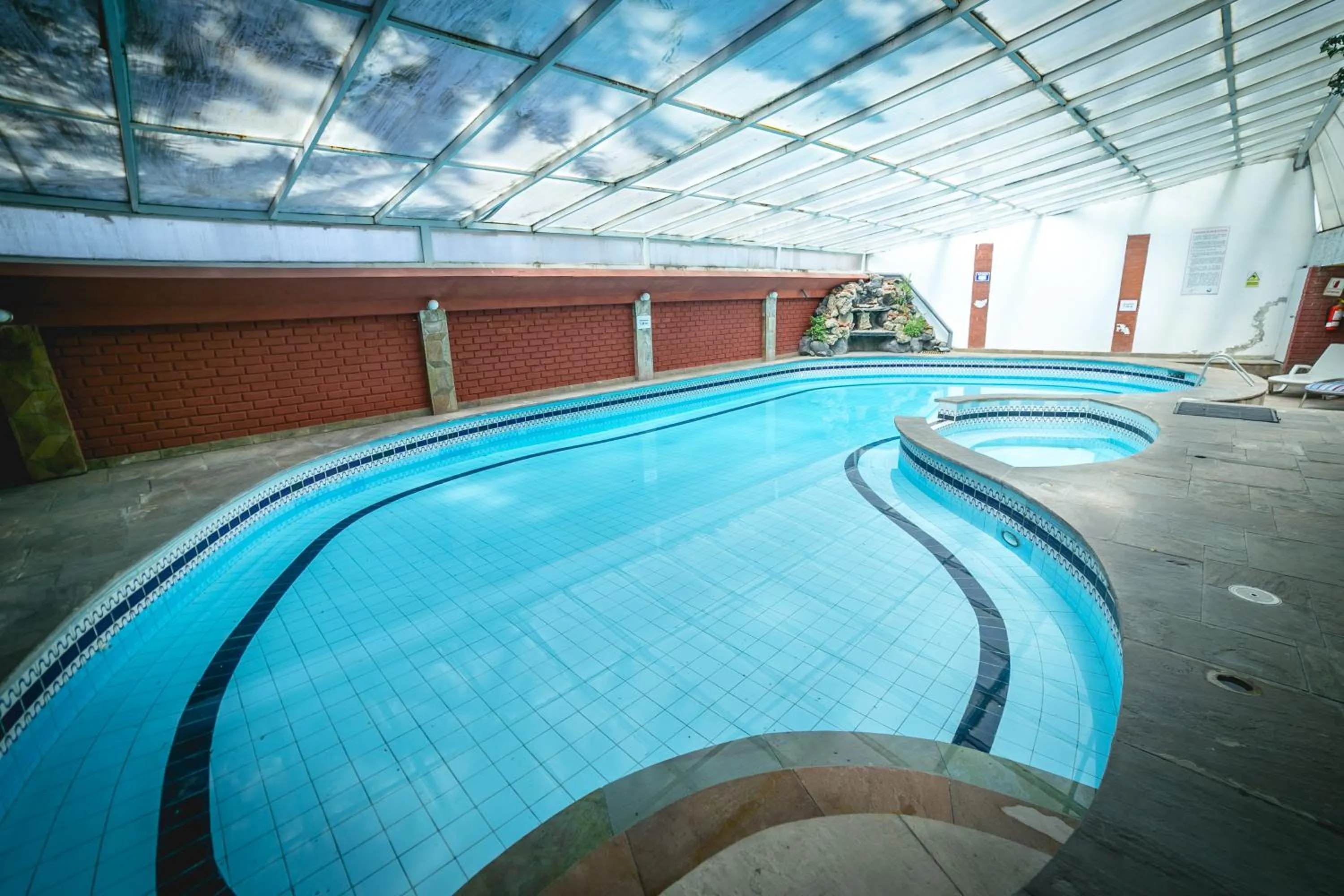 Swimming pool in Hotel Andenes