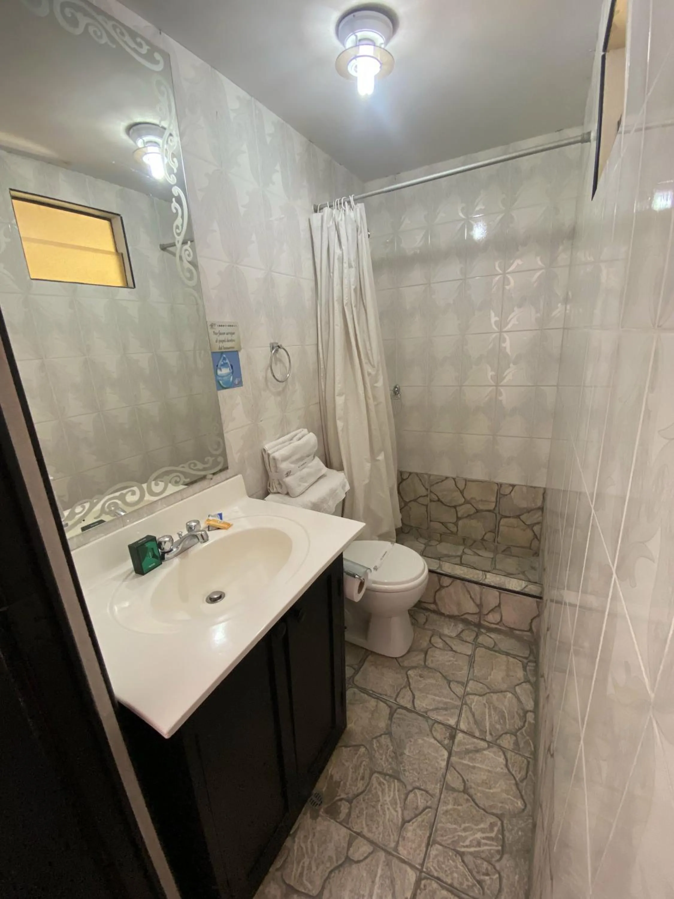 Bathroom in Hotel Andenes