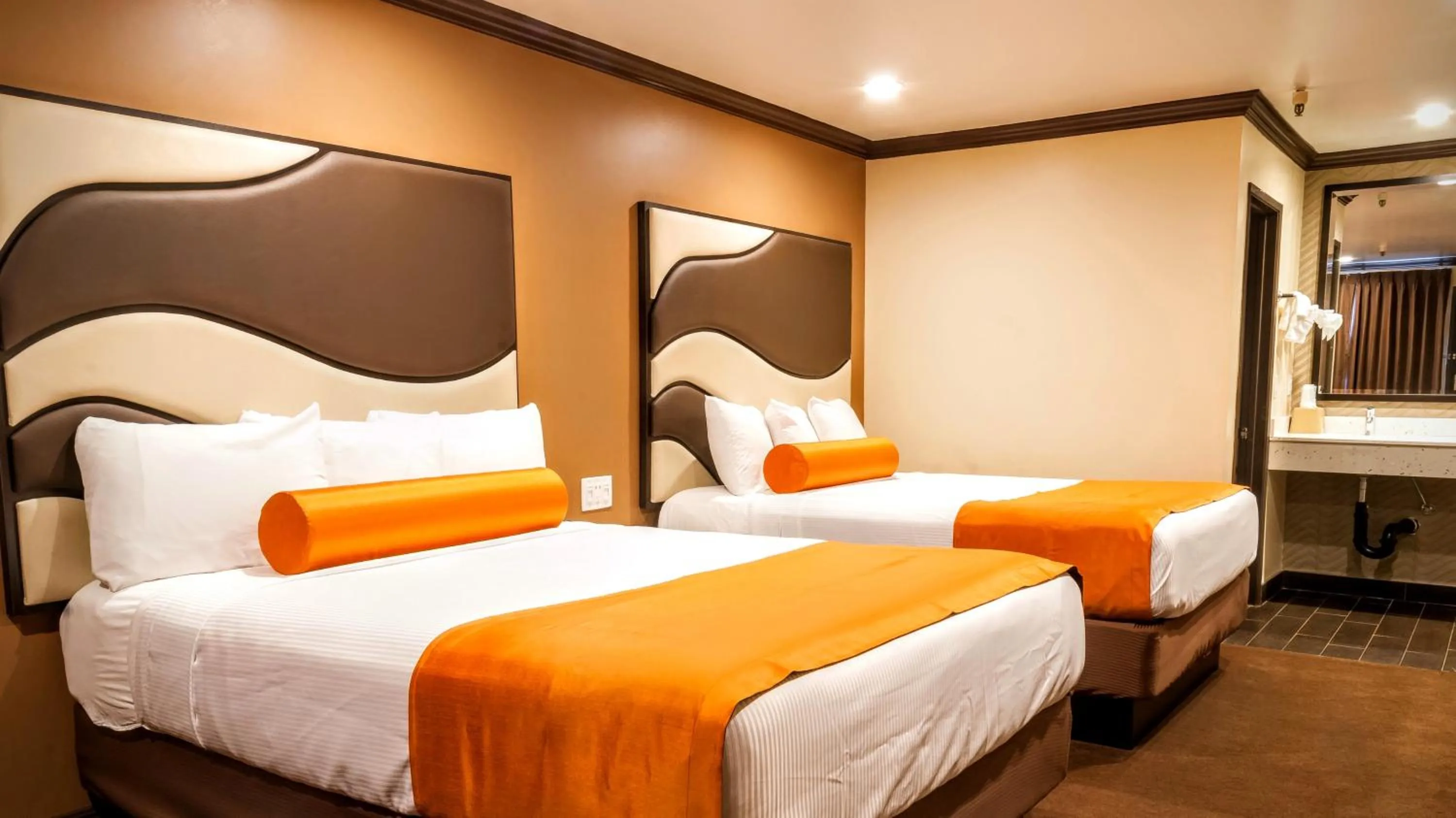 Bed in Redondo Pier Inn