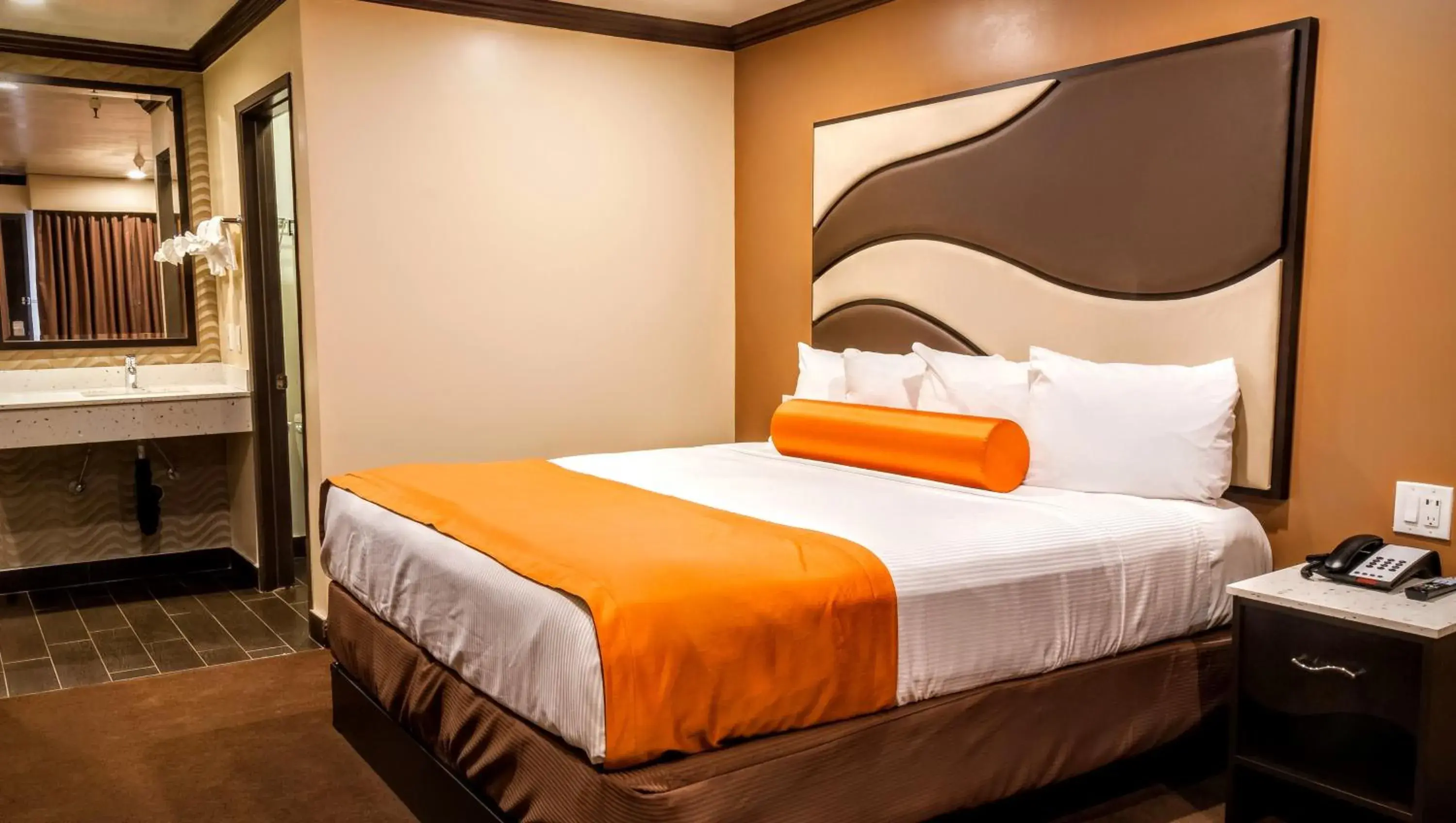 Bed in Redondo Pier Inn Bed in Redondo Pier Inn