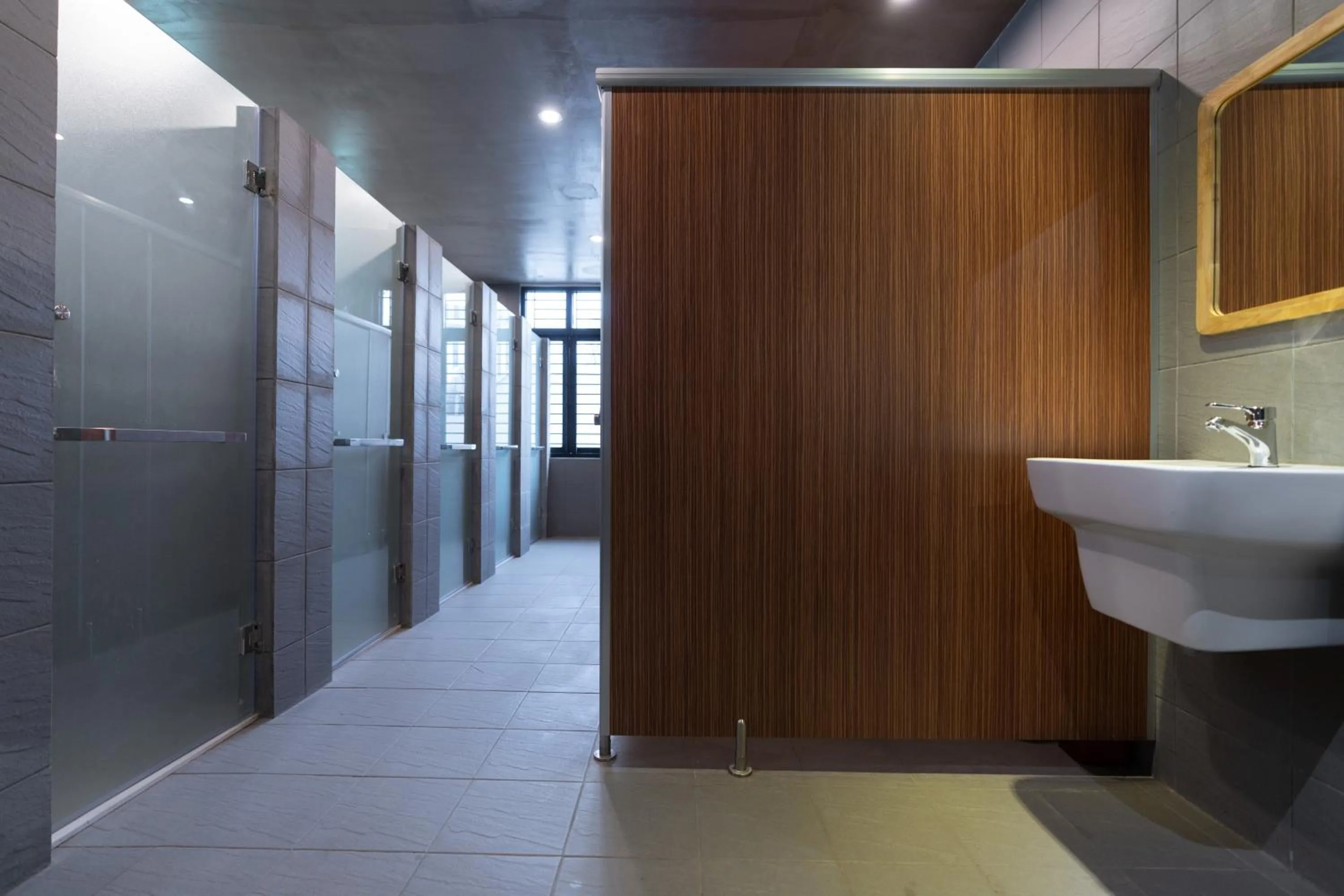 Bathroom in 9 Hostel and Bar