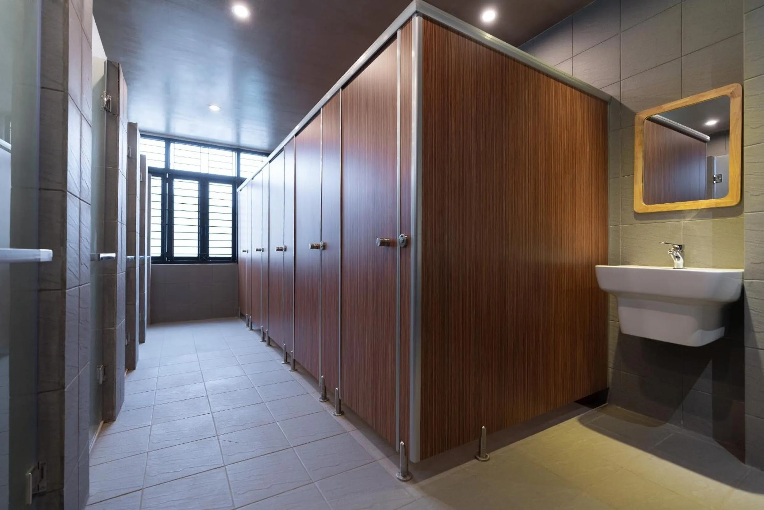 Toilet in 9 Hostel and Bar