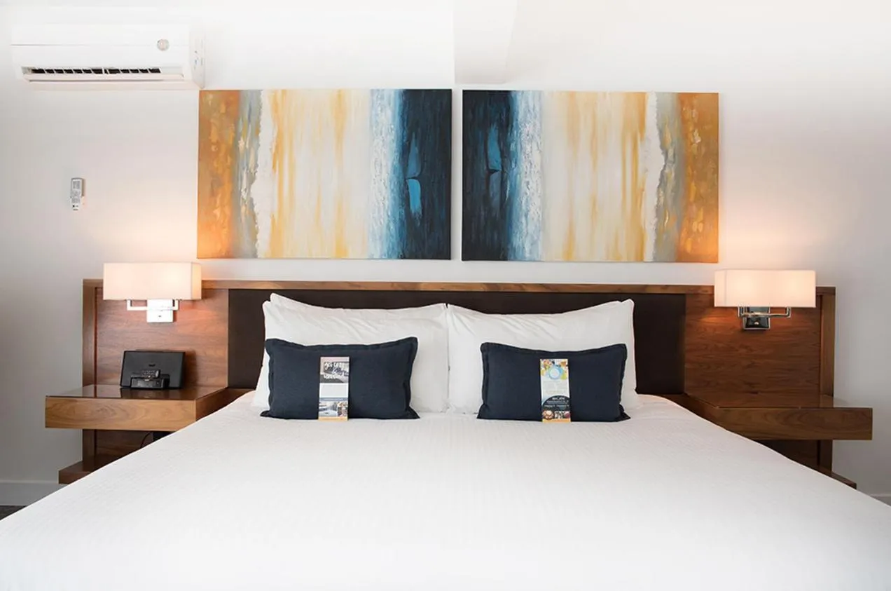 Bed in Qualicum Beach Inn