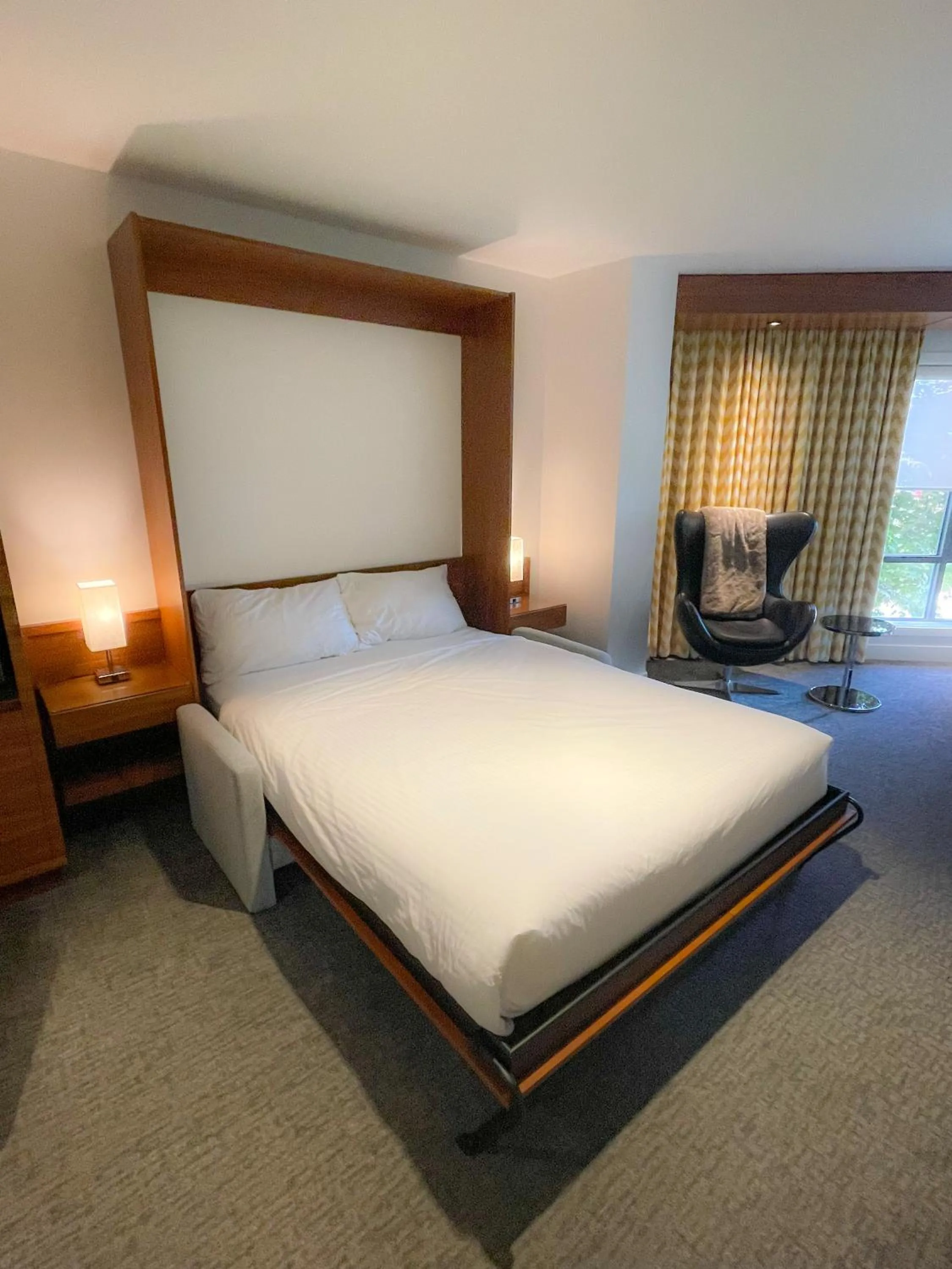 Bed in Qualicum Beach Inn