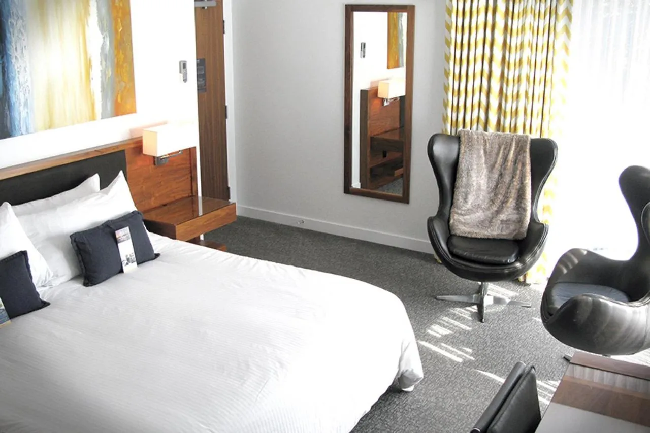 Bed in Qualicum Beach Inn