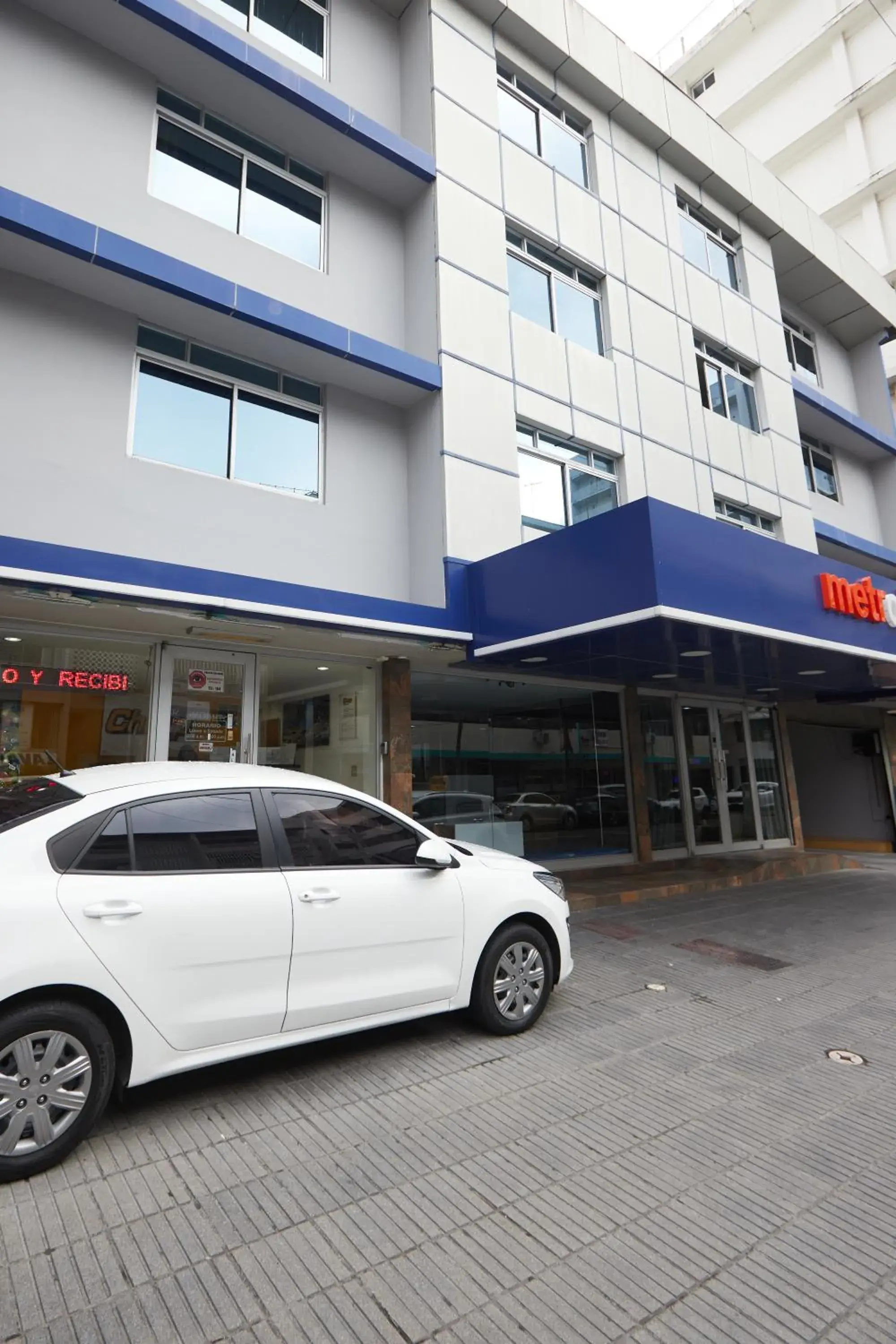 Property building in Metro Hotel Panama Property building in Metro Hotel Panama